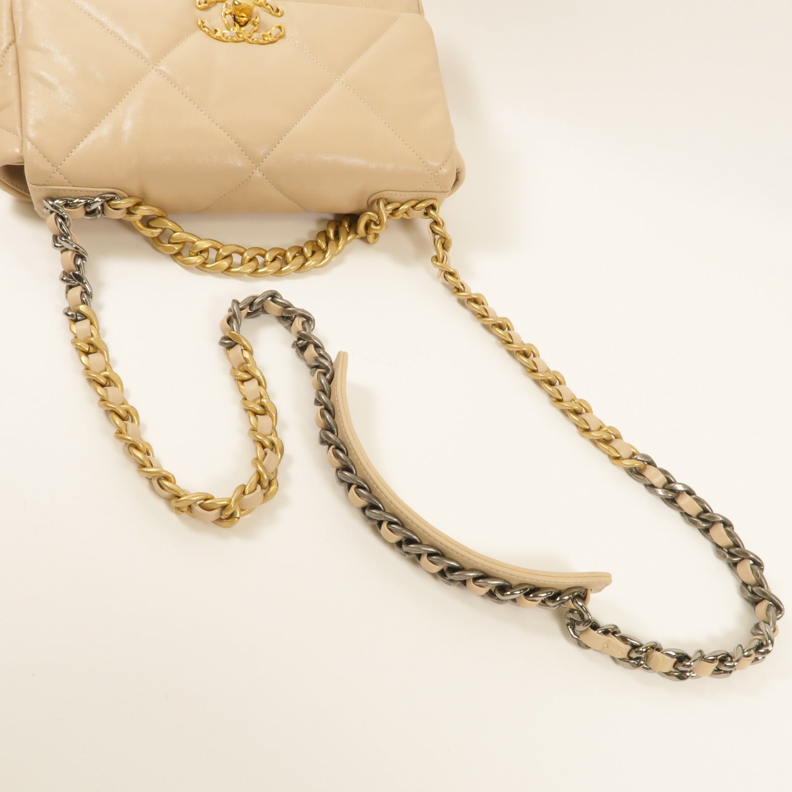 CHANEL 羊皮皮革19 Flap Bag金扣/銀扣手挽肩背兩用袋