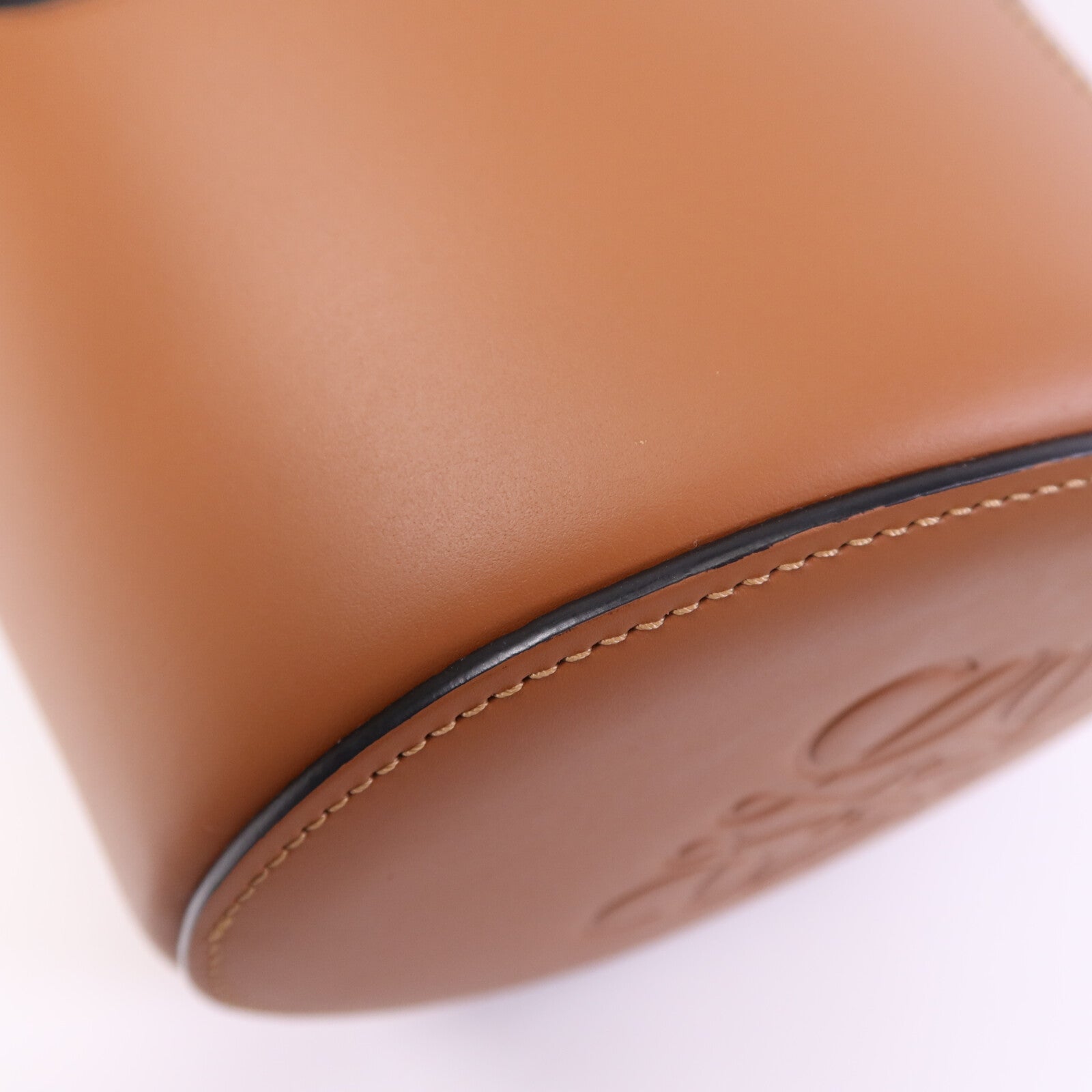 LOEWE 牛皮皮革Balloon Medium金扣手挽肩背兩用袋