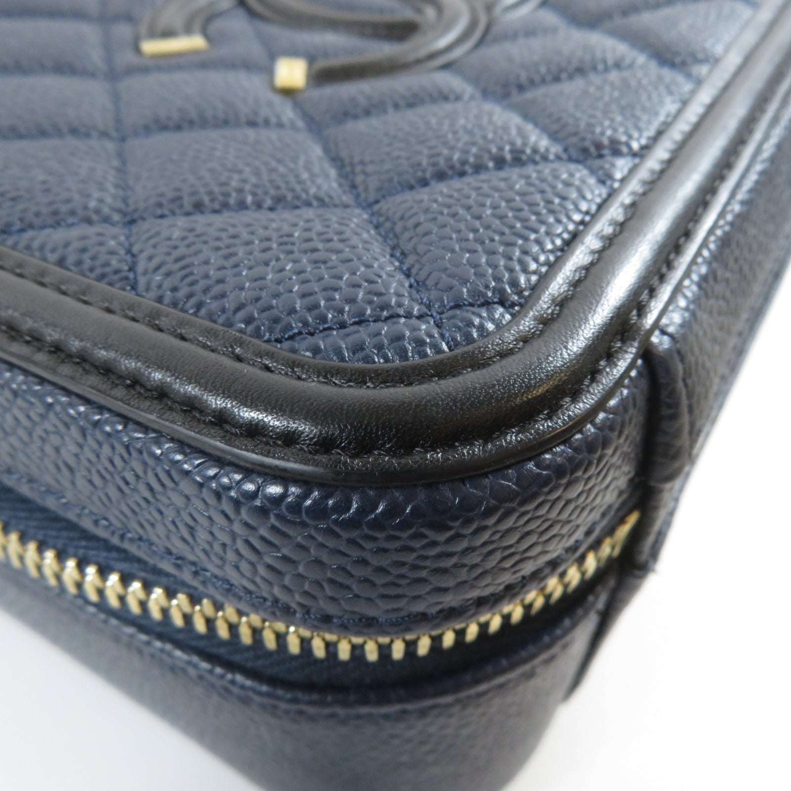 CHANEL 【激減優惠】Caviar皮革Filigree Vanity Case金扣鏈帶肩背袋深藍色