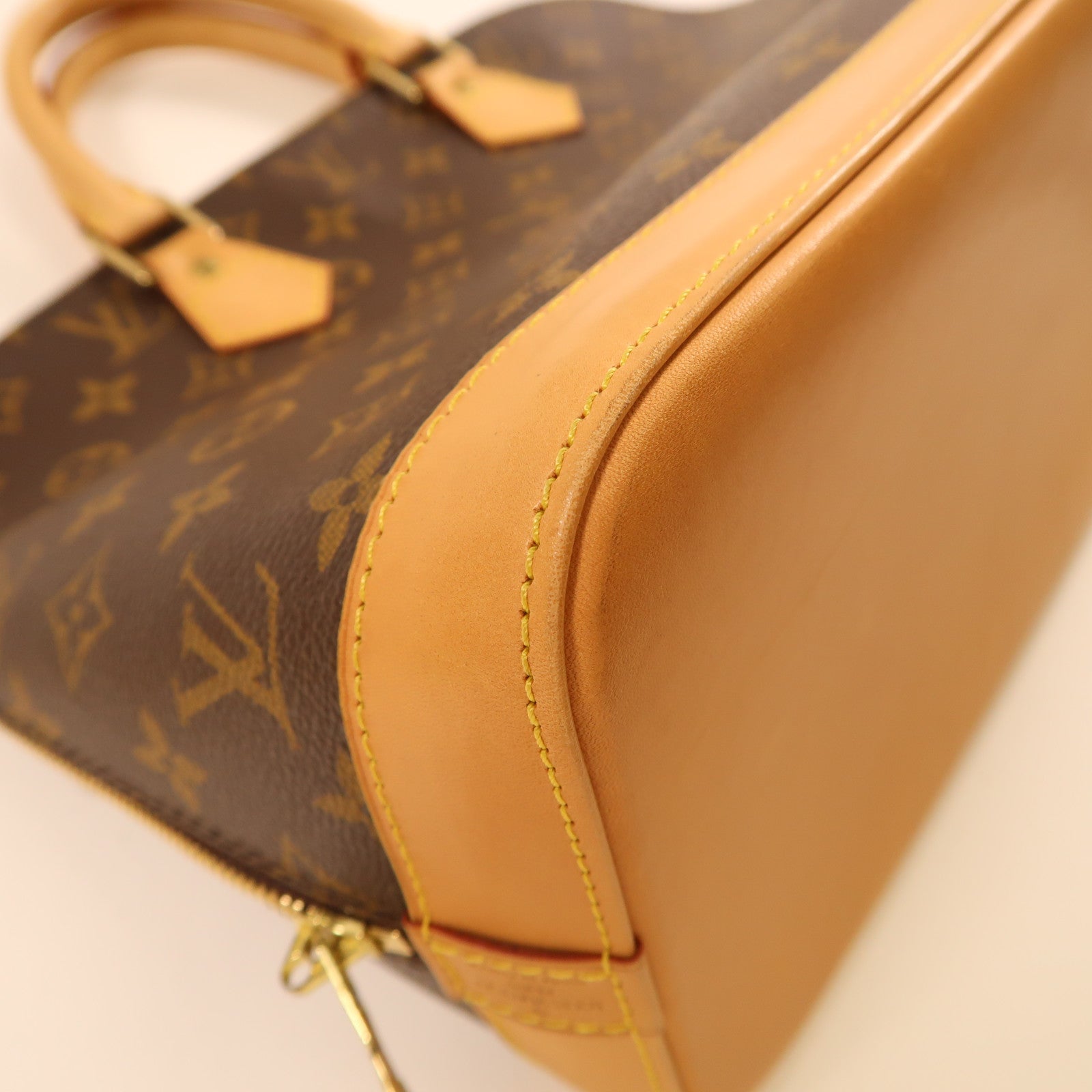 LOUIS VUITTON Monogram Alma PM金扣手挽袋啡色