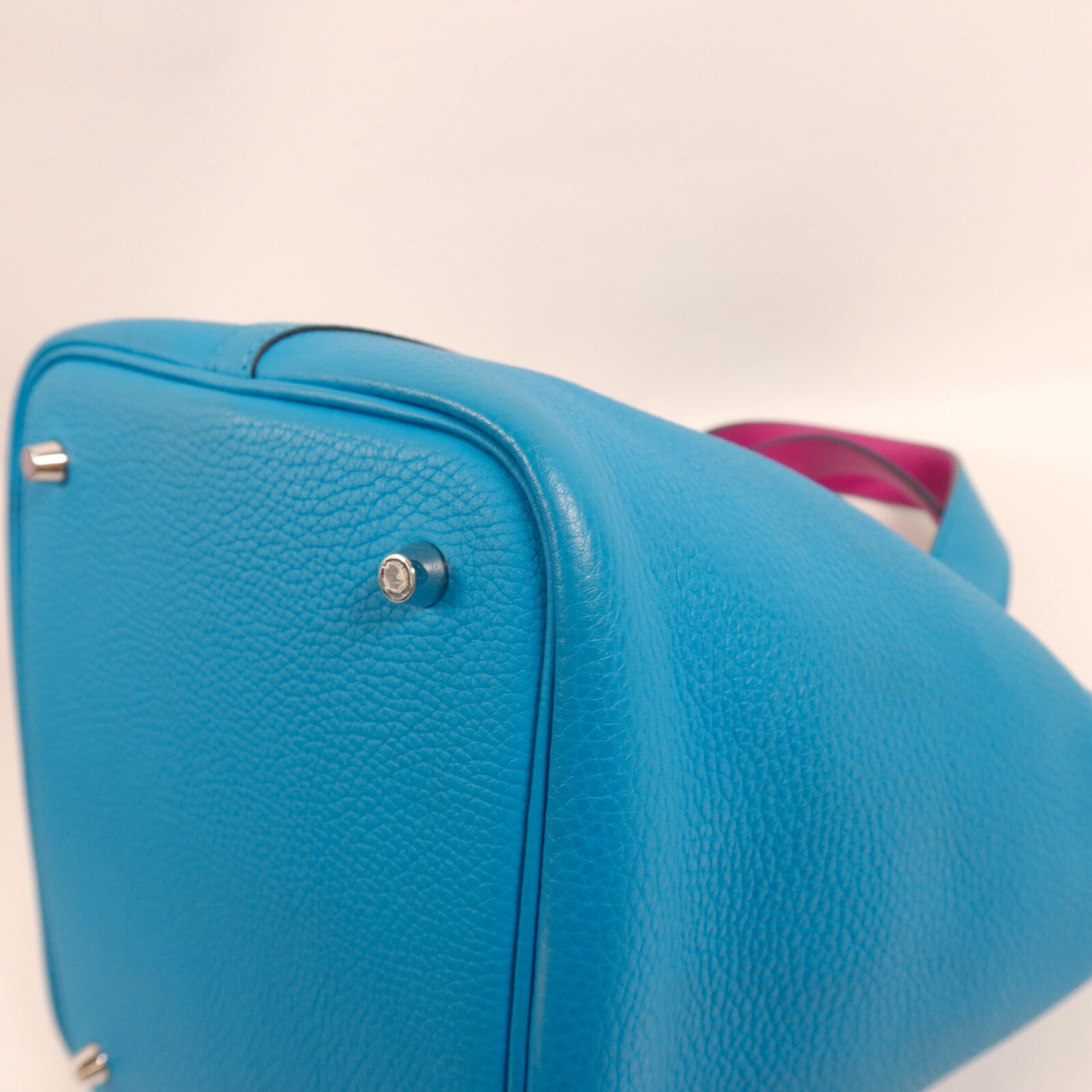 HERMES Clemence皮革Picotin MM扣手挽袋Bleu Frida/Rose Mex