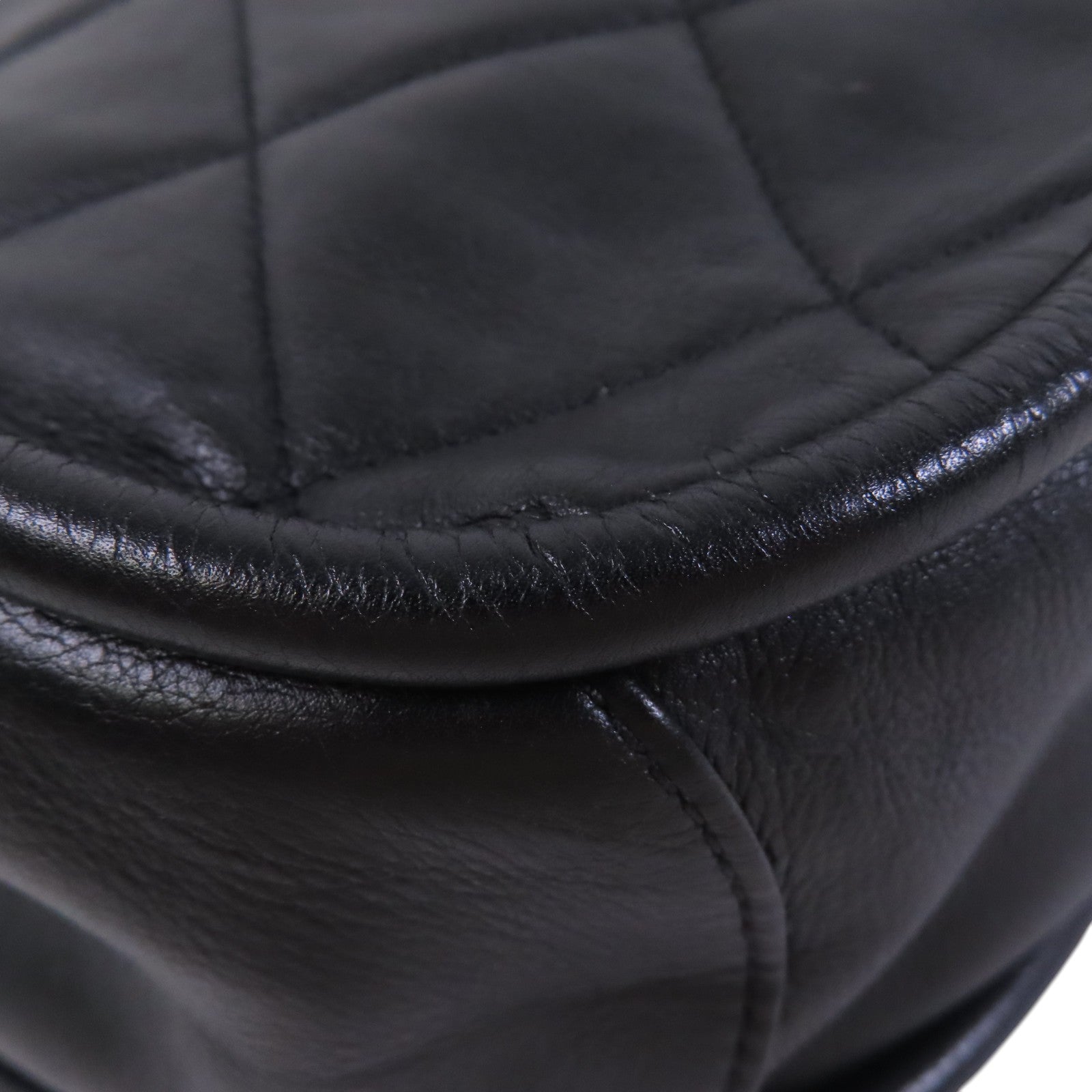 CHANEL 牛皮皮革Hobo Bag金扣鏈帶肩背袋