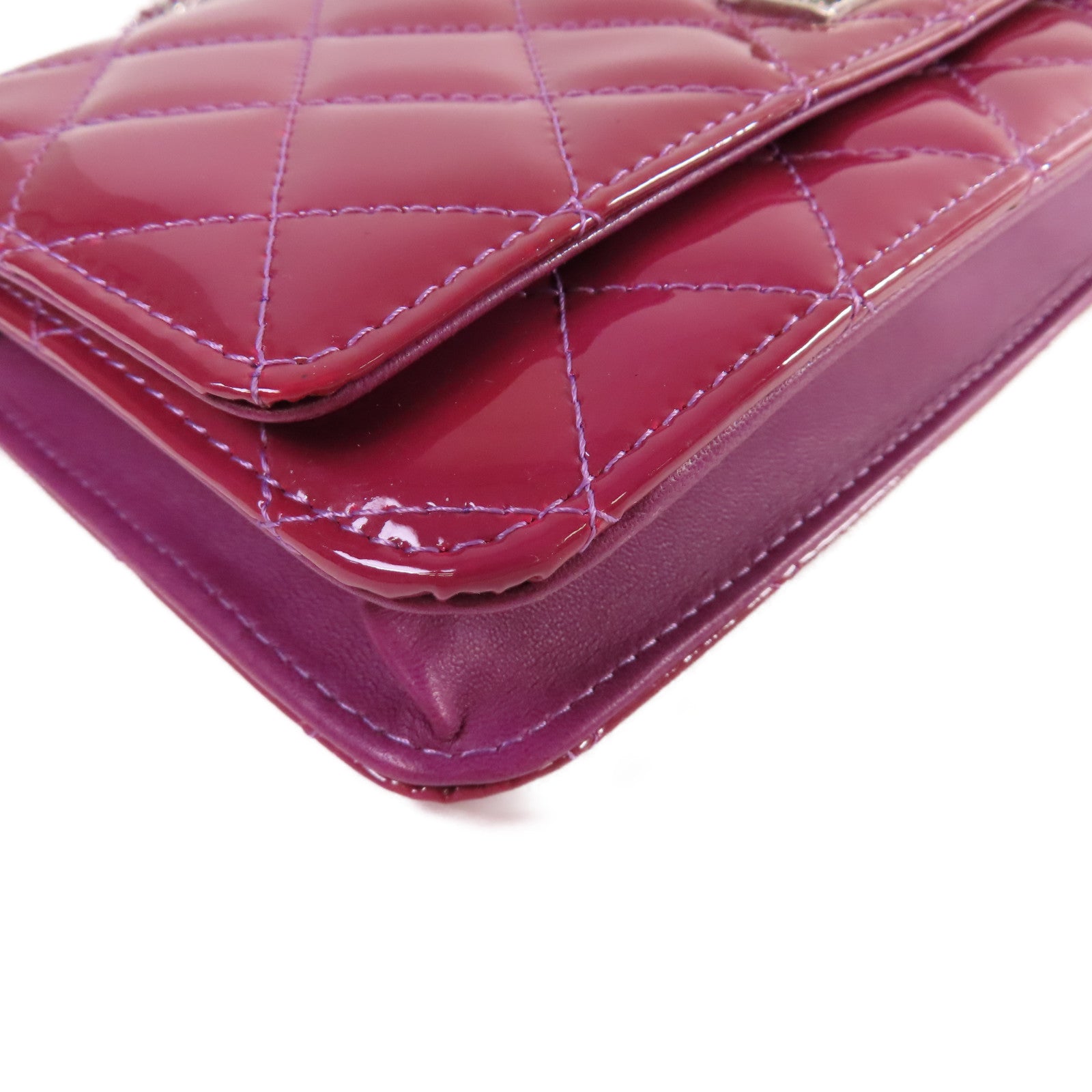 CHANEL 【激減優惠】菱格漆皮皮革WOC Wallet Chain Shoulder Bag銀扣鏈帶肩背袋紅色/紫色