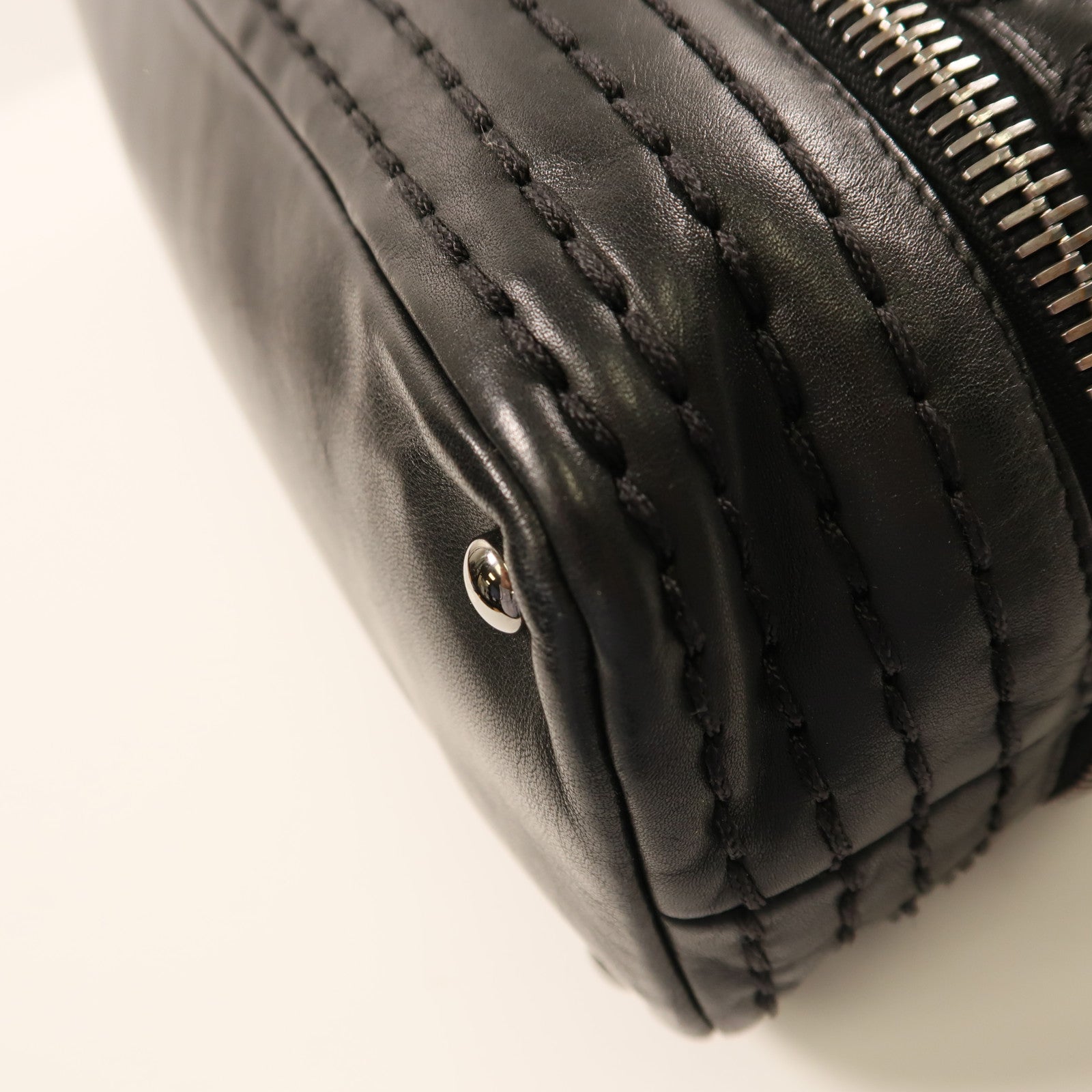 CHANEL 牛皮皮革Chain Shoulder銀扣鏈帶肩背袋黑色