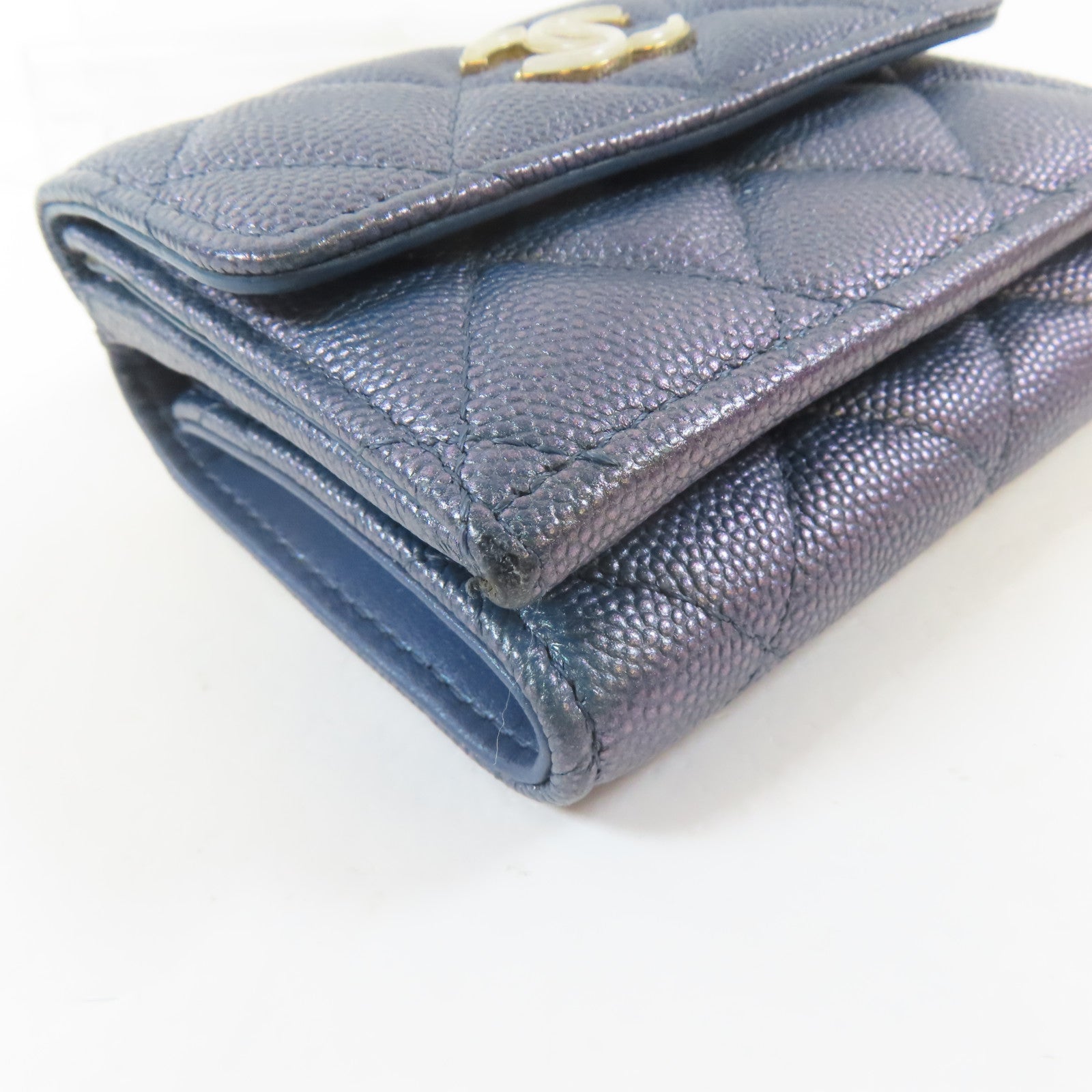CHANEL 菱格Caviar皮革Trifold Wallet金扣錢包金屬藍色