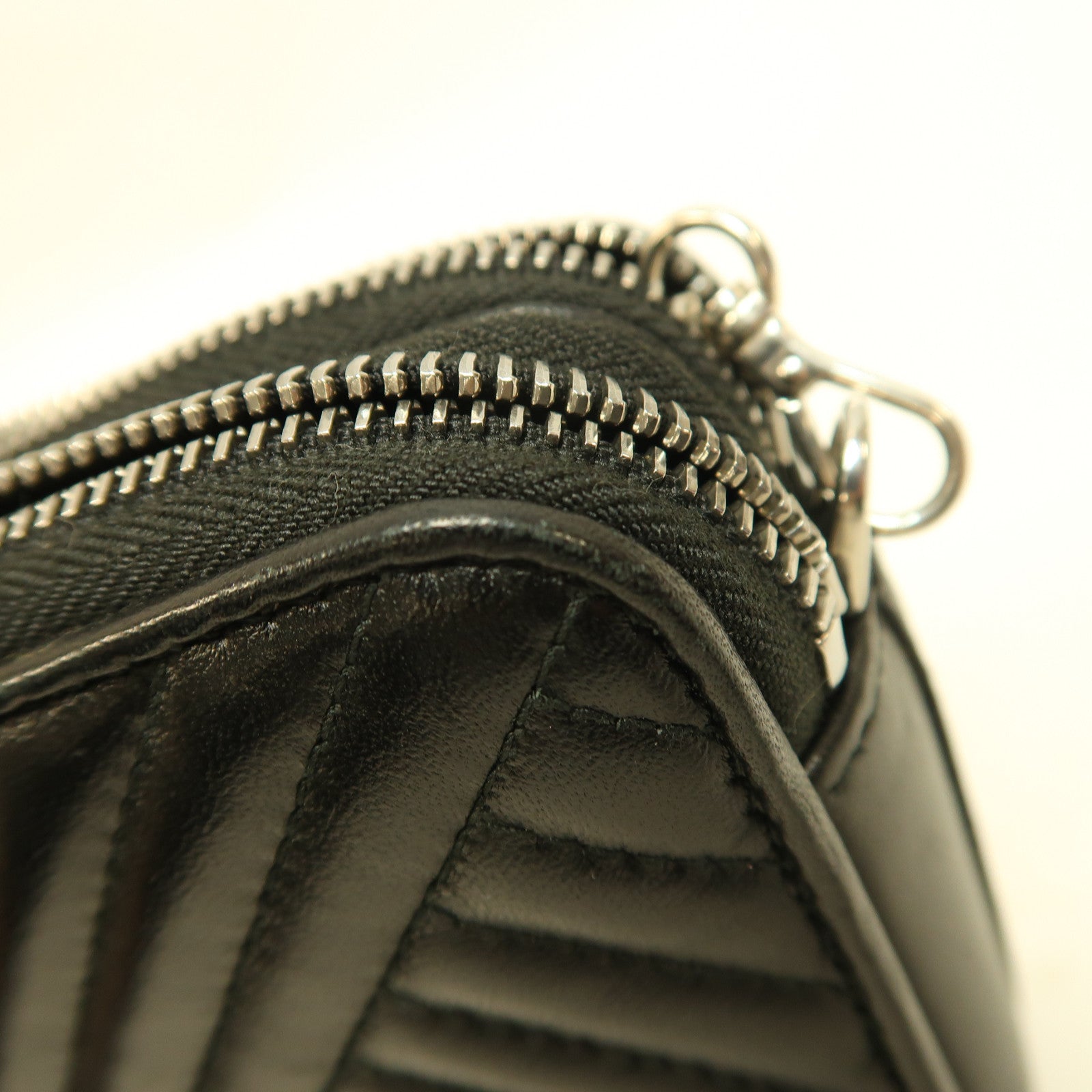 PRADA 牛皮皮革Chain Shoulder銀扣鏈帶肩背袋黑色