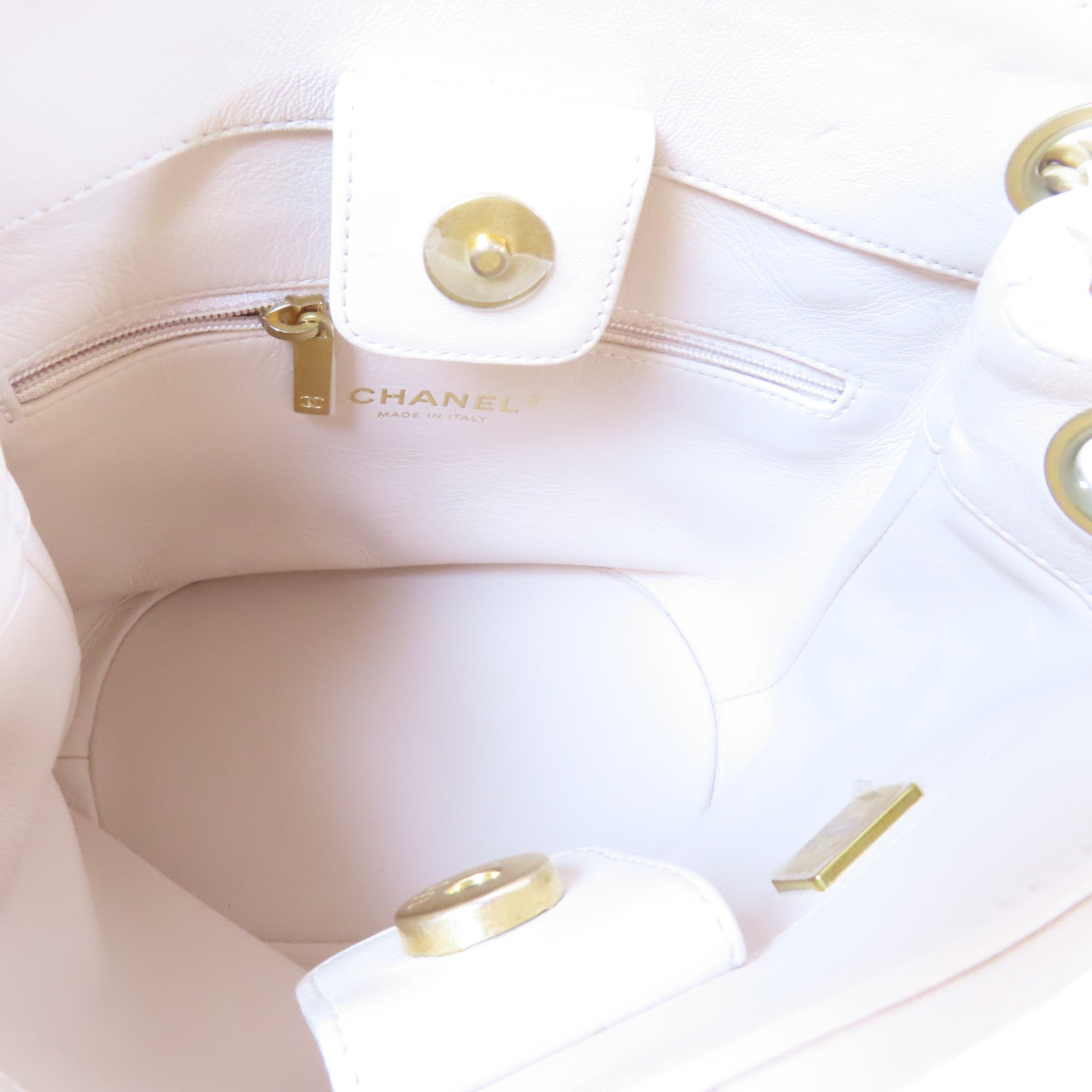 CHANEL 【激減優惠】菱格羊皮皮革Bucket Bag金扣鏈帶肩背袋米色