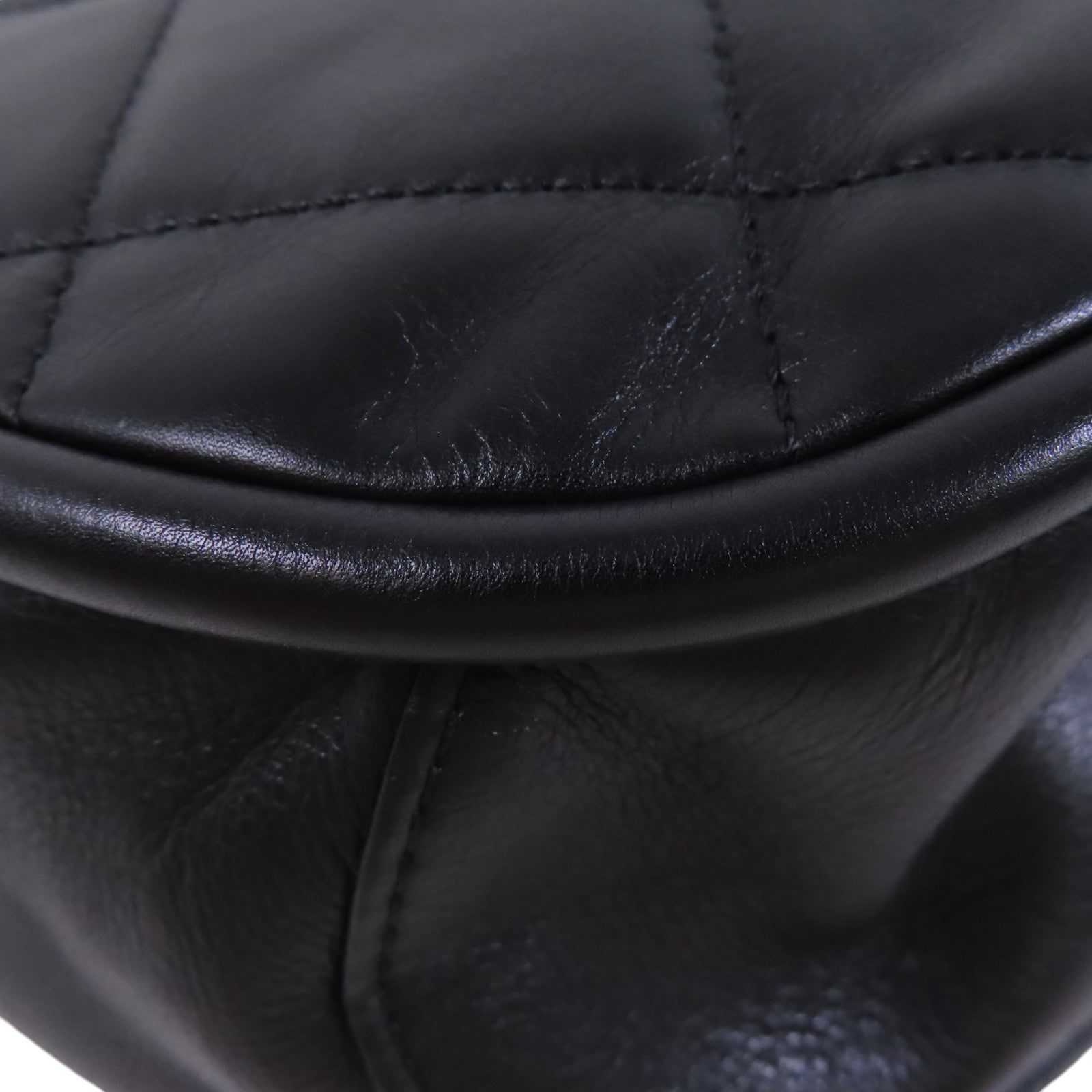 CHANEL 牛皮皮革Hobo Bag金扣鏈帶肩背袋