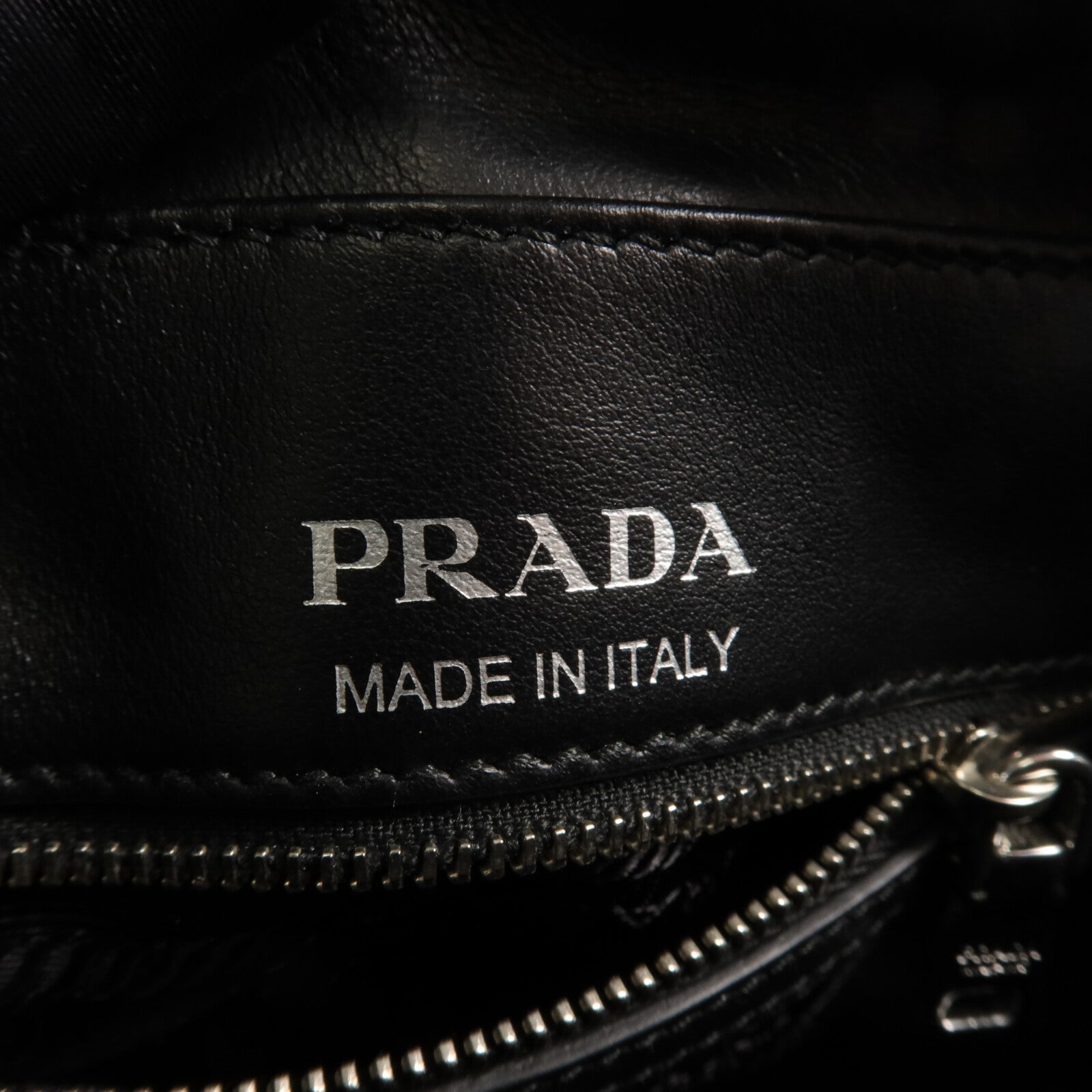 PRADA 牛皮皮革Diaramme鏈帶肩背袋