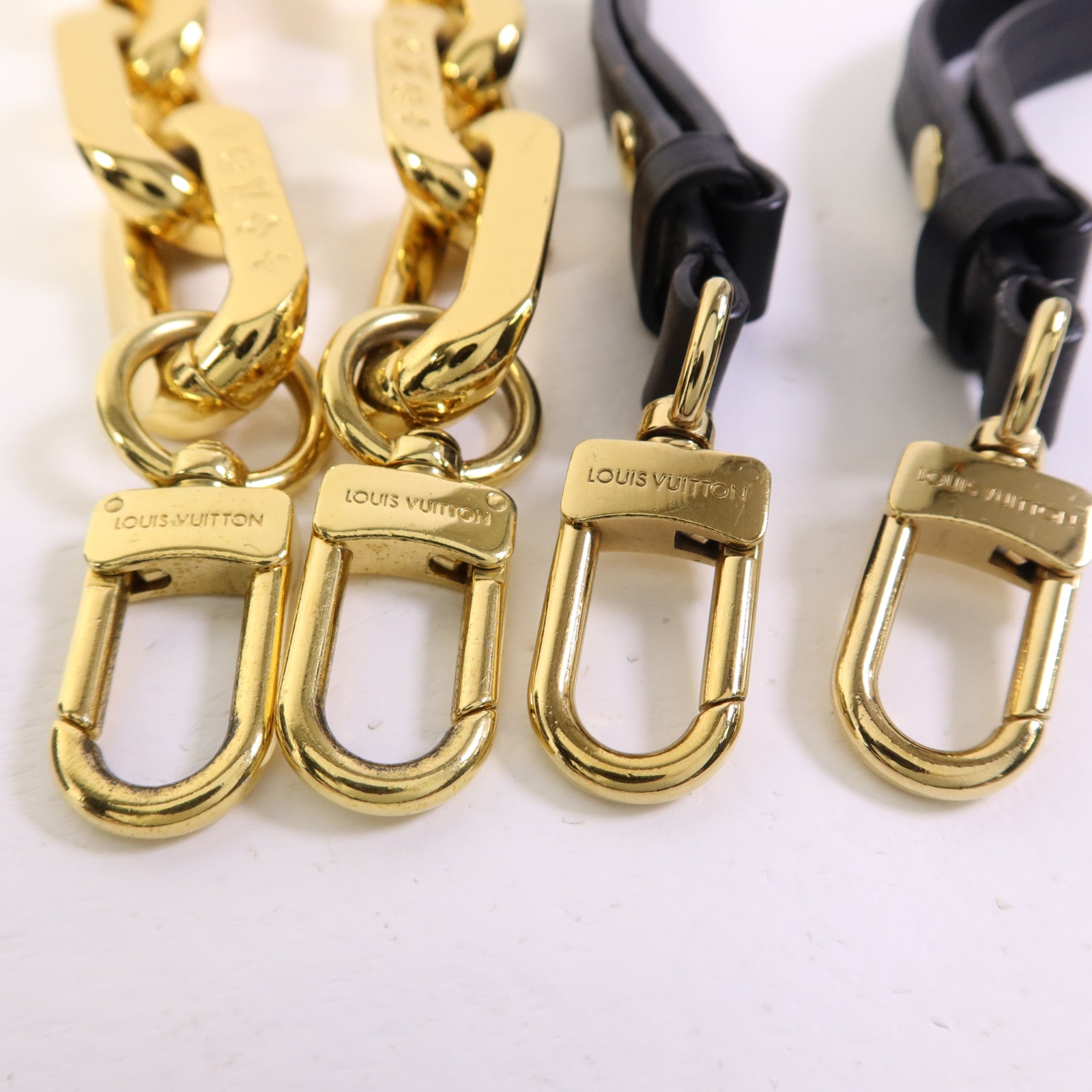 LOUIS VUITTON Monogram Embossed Coussin BB金扣鏈帶手挽肩背兩用袋