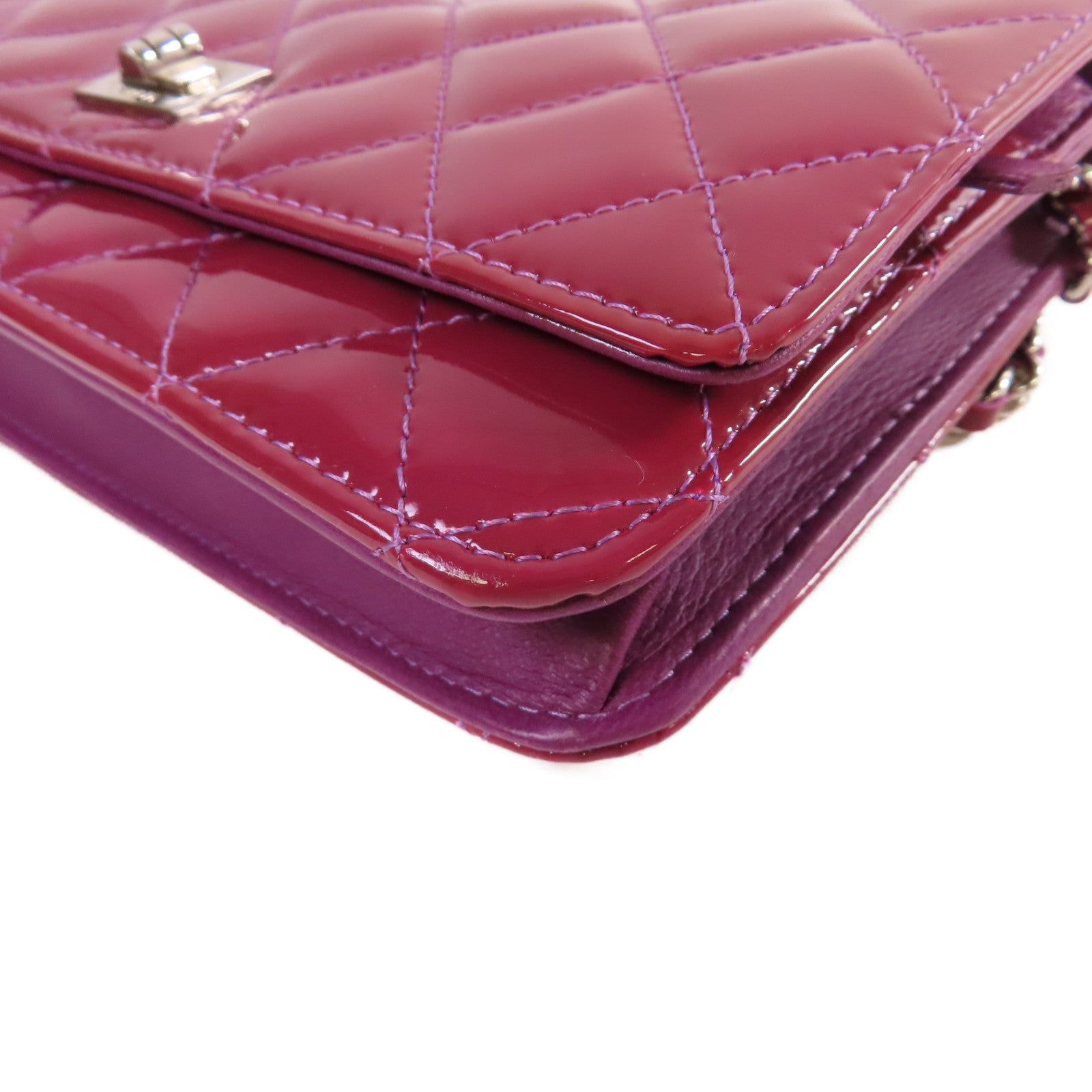 CHANEL 【激減優惠】菱格漆皮皮革WOC Wallet Chain Shoulder Bag銀扣鏈帶肩背袋紅色/紫色