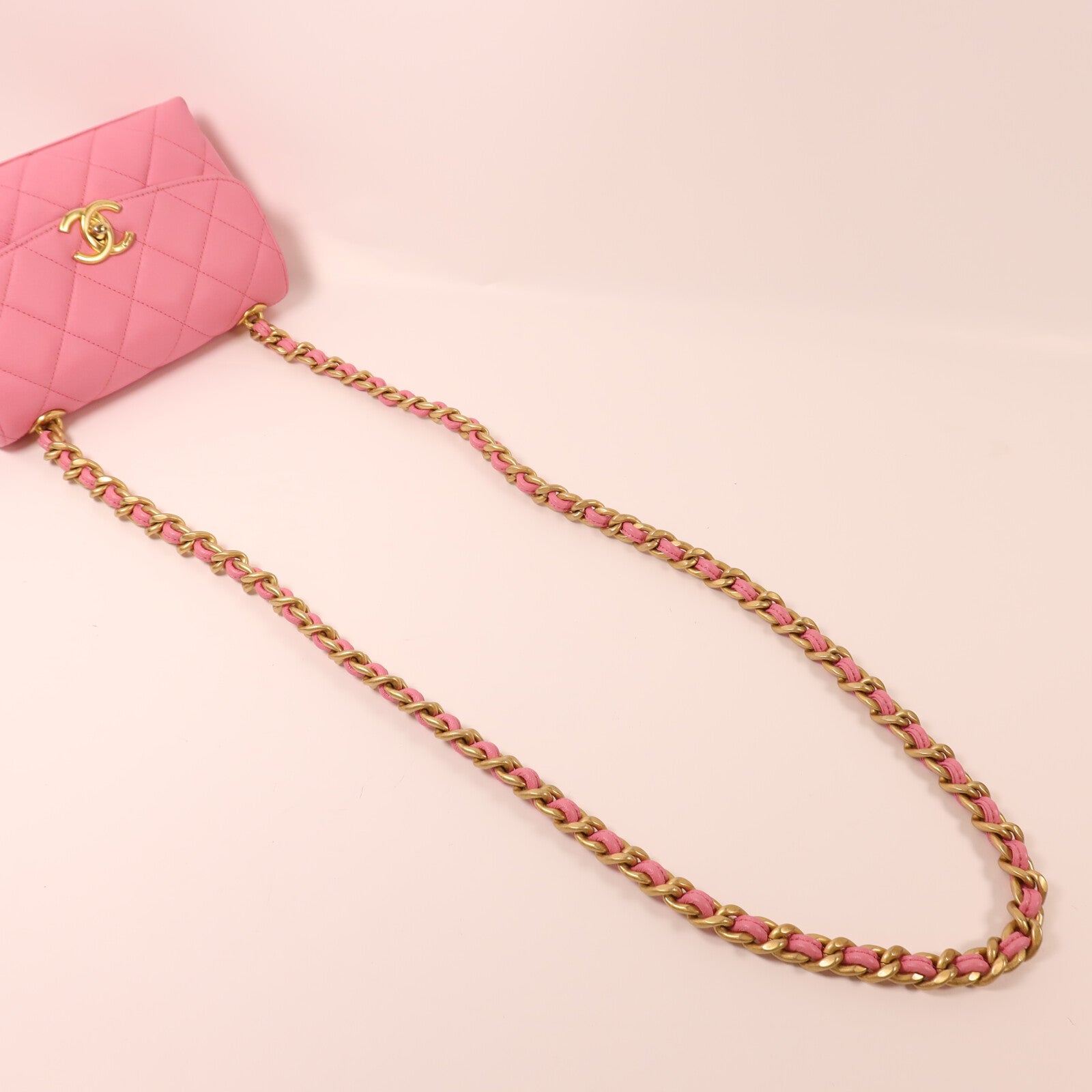 CHANEL 牛皮皮革Chain Shoulder金扣鏈帶肩背袋