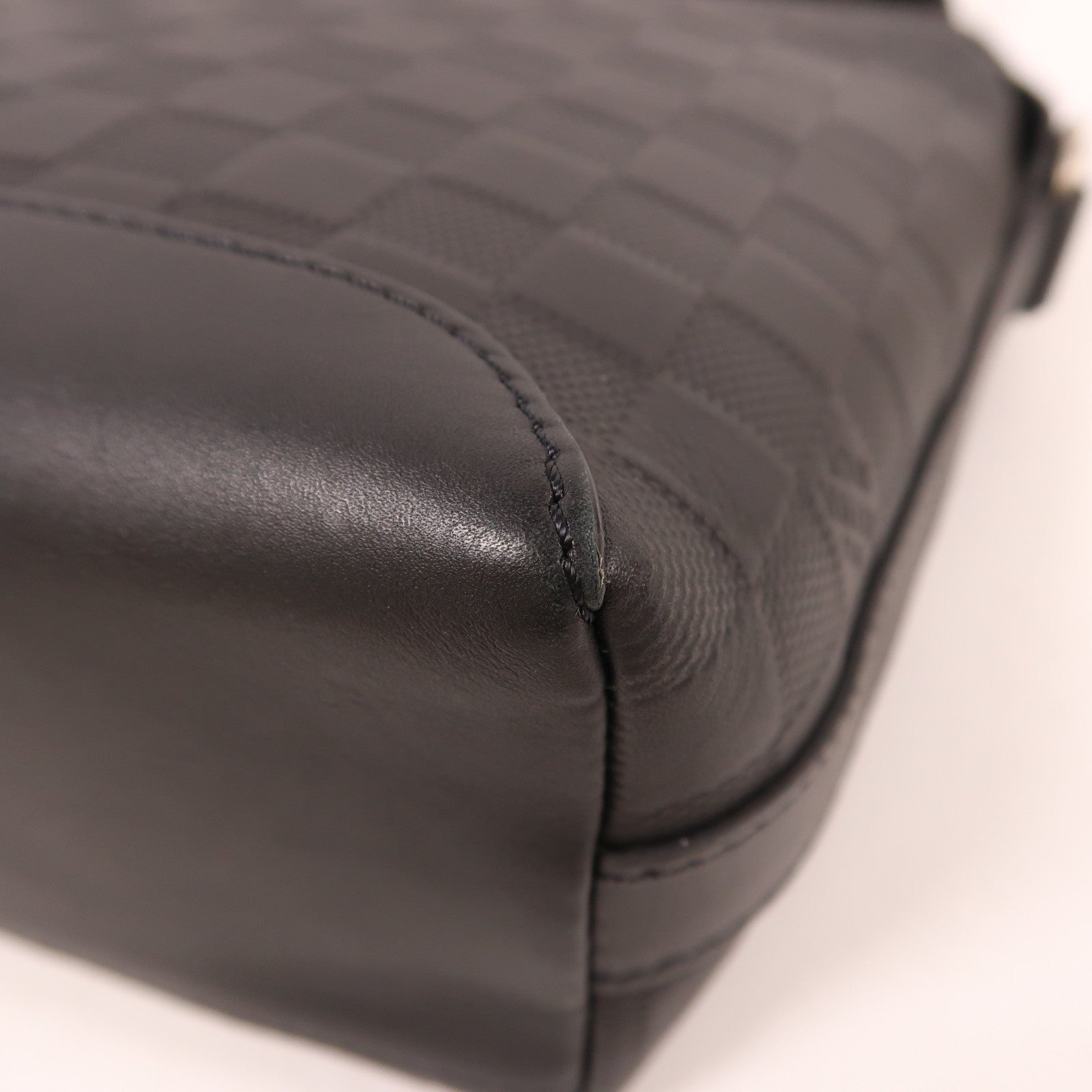 LOUIS VUITTON Damier Infini Discovery Messenger PM銀扣斜挎包