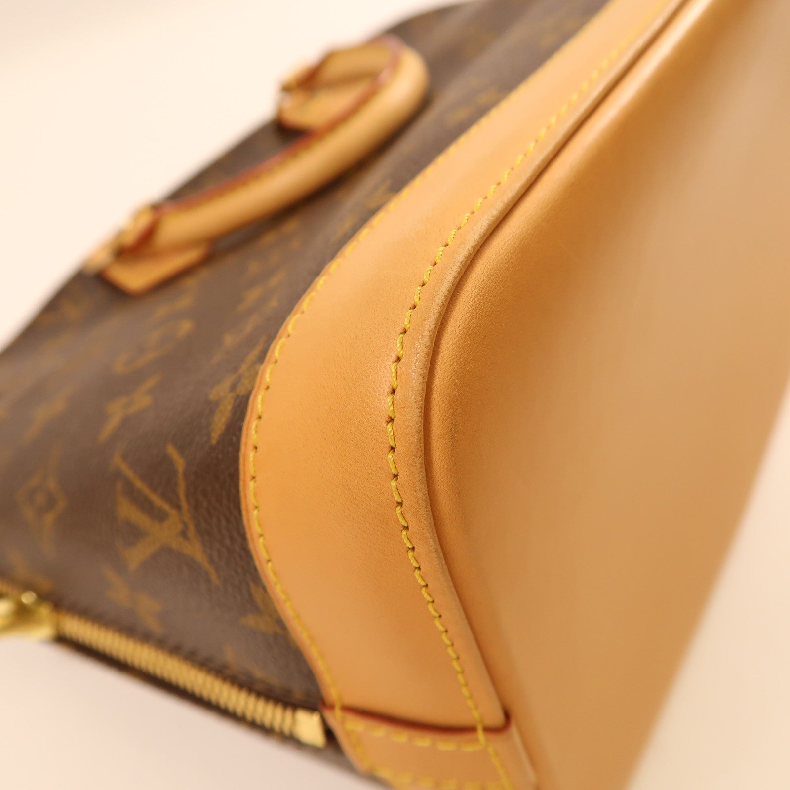 LOUIS VUITTON Monogram Alma PM金扣手挽袋啡色