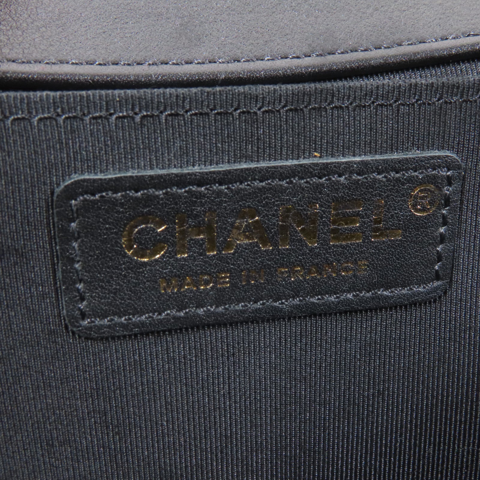 CHANEL 斜紋羊皮皮革Boy 25金扣鏈帶肩背袋黑色