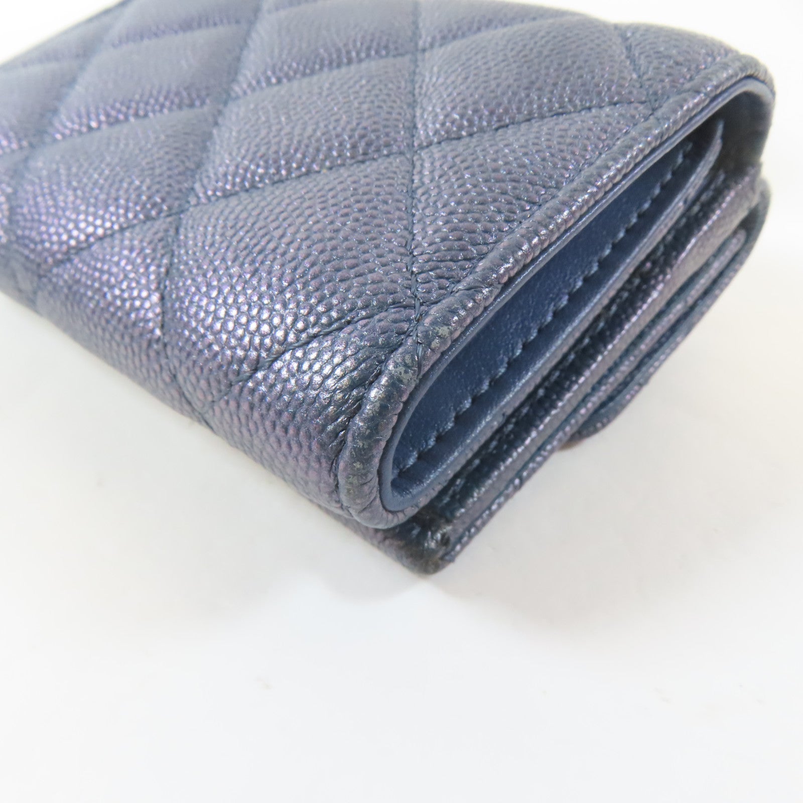 CHANEL 菱格Caviar皮革Trifold Wallet金扣錢包金屬藍色