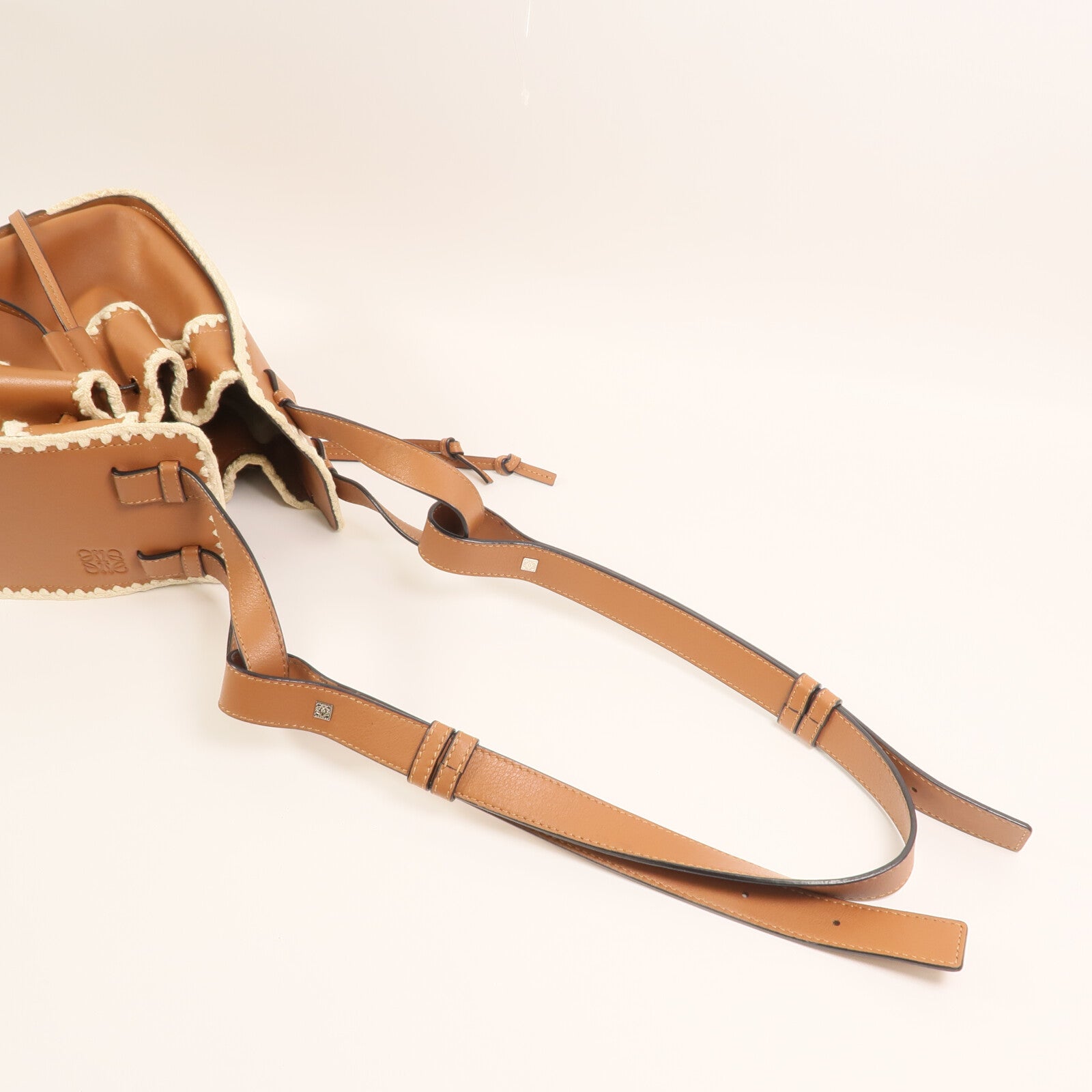 LOEWE 【激減優惠】牛皮皮革Hammock銀扣手挽肩背兩用袋