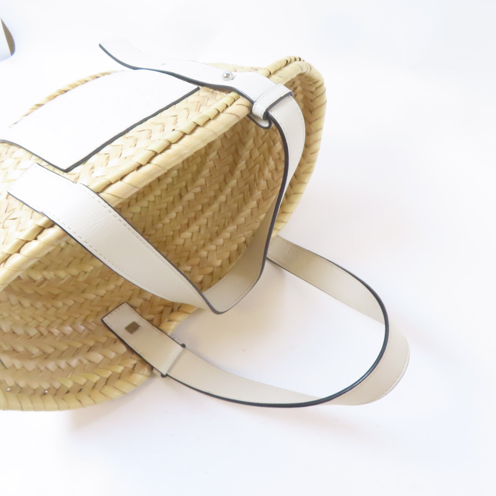 LOEWE 【激減優惠】Raffia/皮革Basket In Palm銀扣手挽袋米色/白色