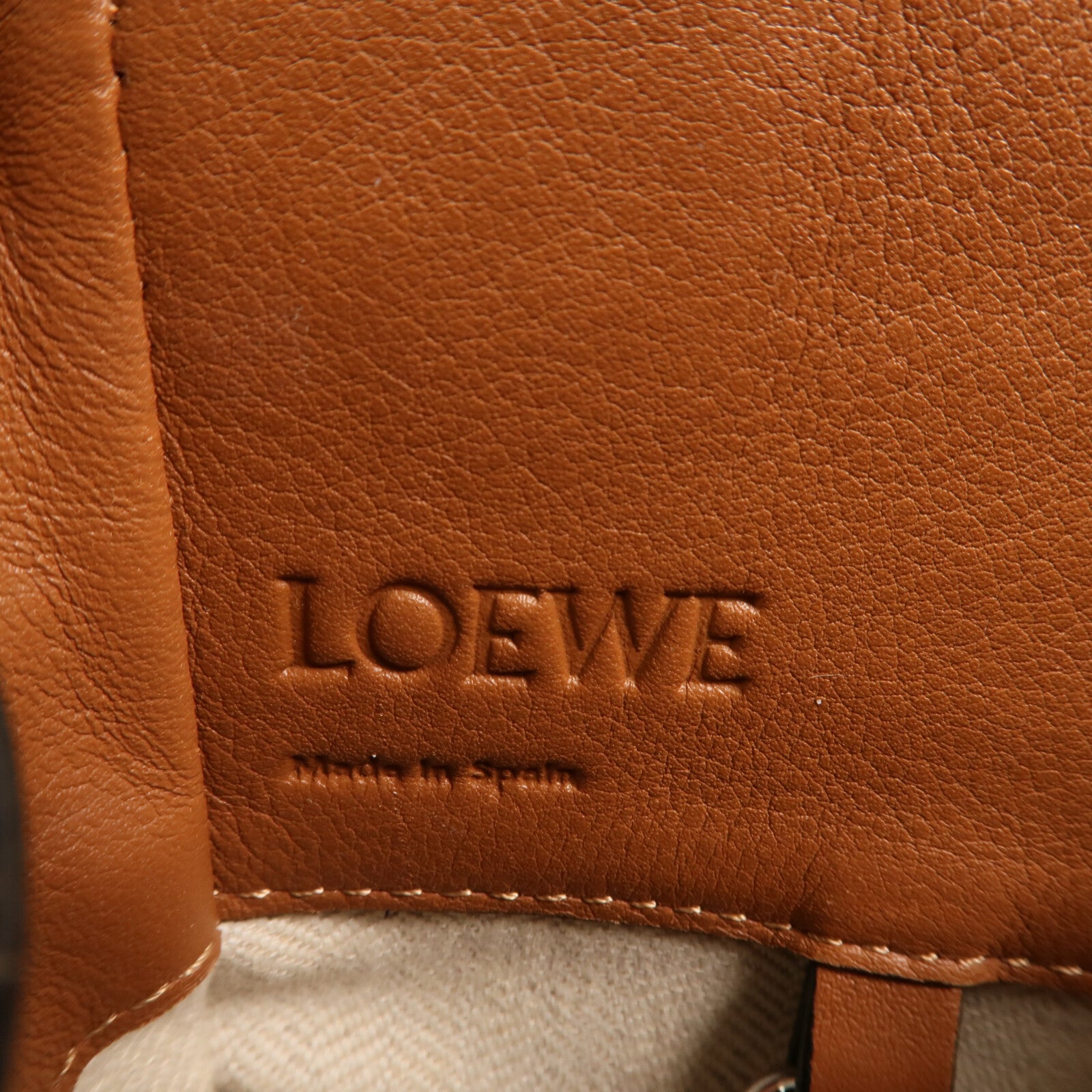 LOEWE 【激減優惠】牛皮皮革Hammock銀扣手挽肩背兩用袋