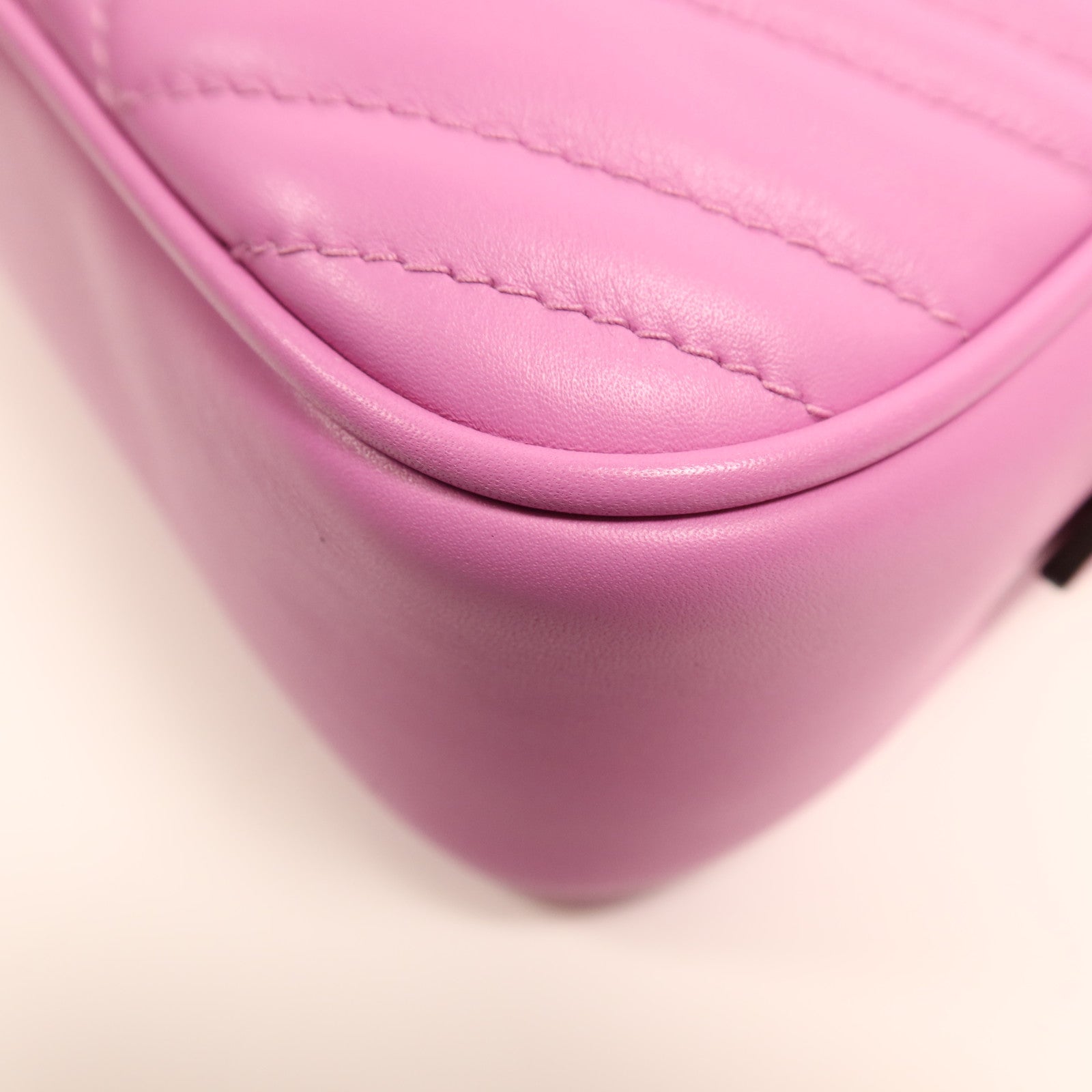 GUCCI 牛皮皮革GG Marmont金扣肩背袋