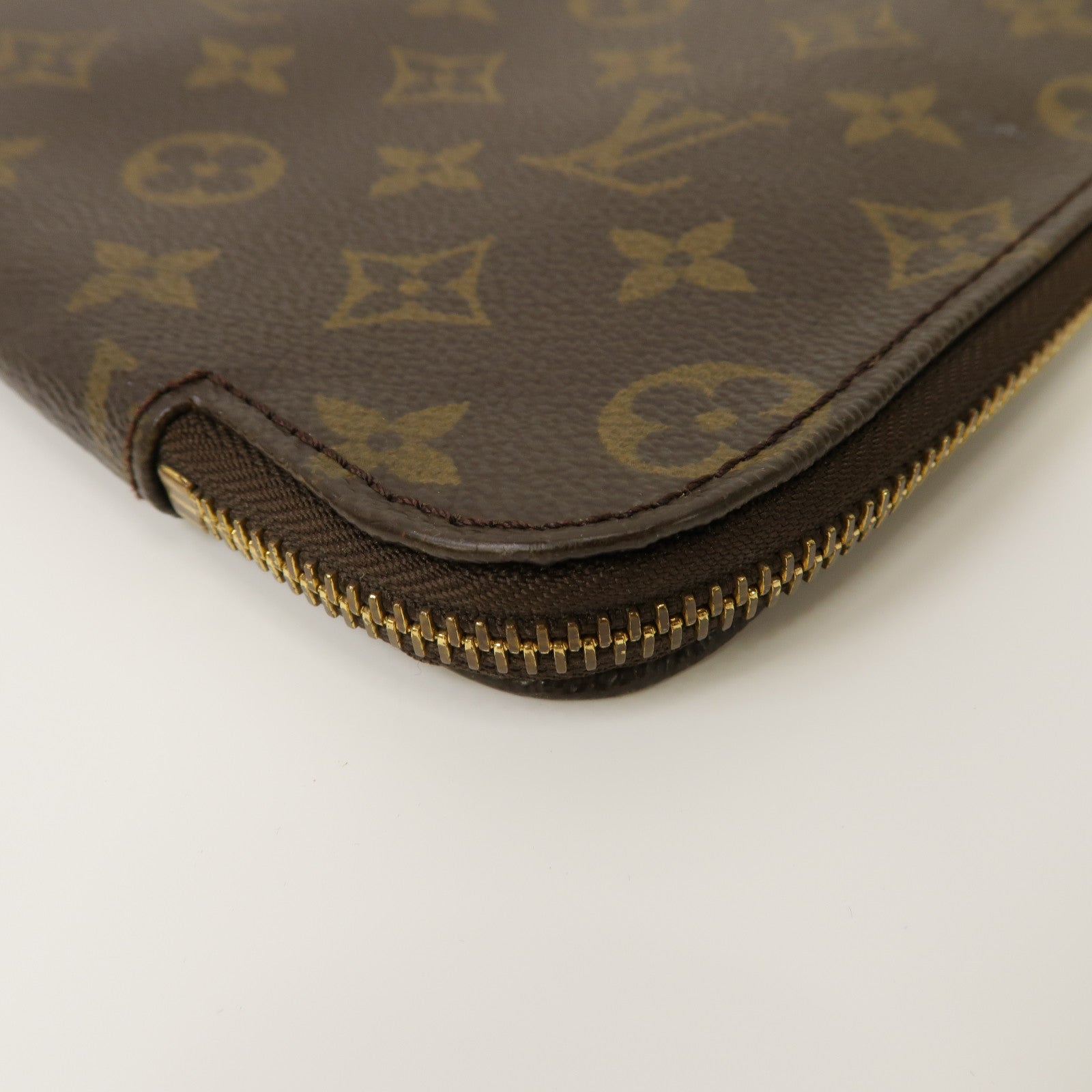 LOUIS VUITTON Monogram Poche Documents金扣手拿包啡色