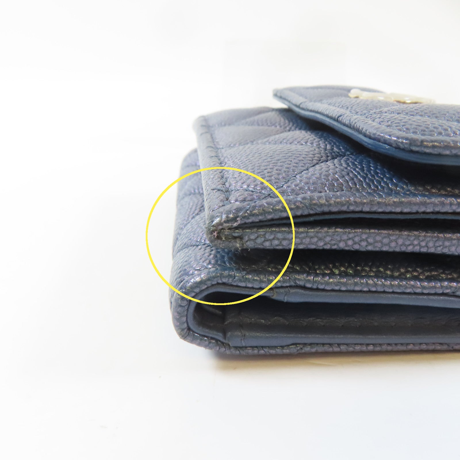 CHANEL 菱格Caviar皮革Trifold Wallet金扣錢包金屬藍色