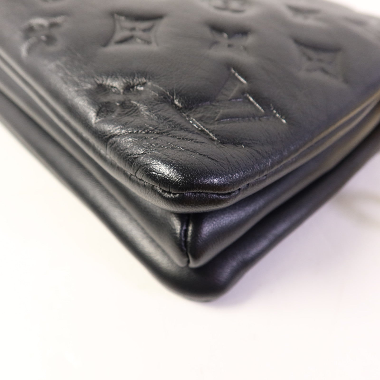 LOUIS VUITTON Monogram Embossed Coussin BB金扣鏈帶手挽肩背兩用袋