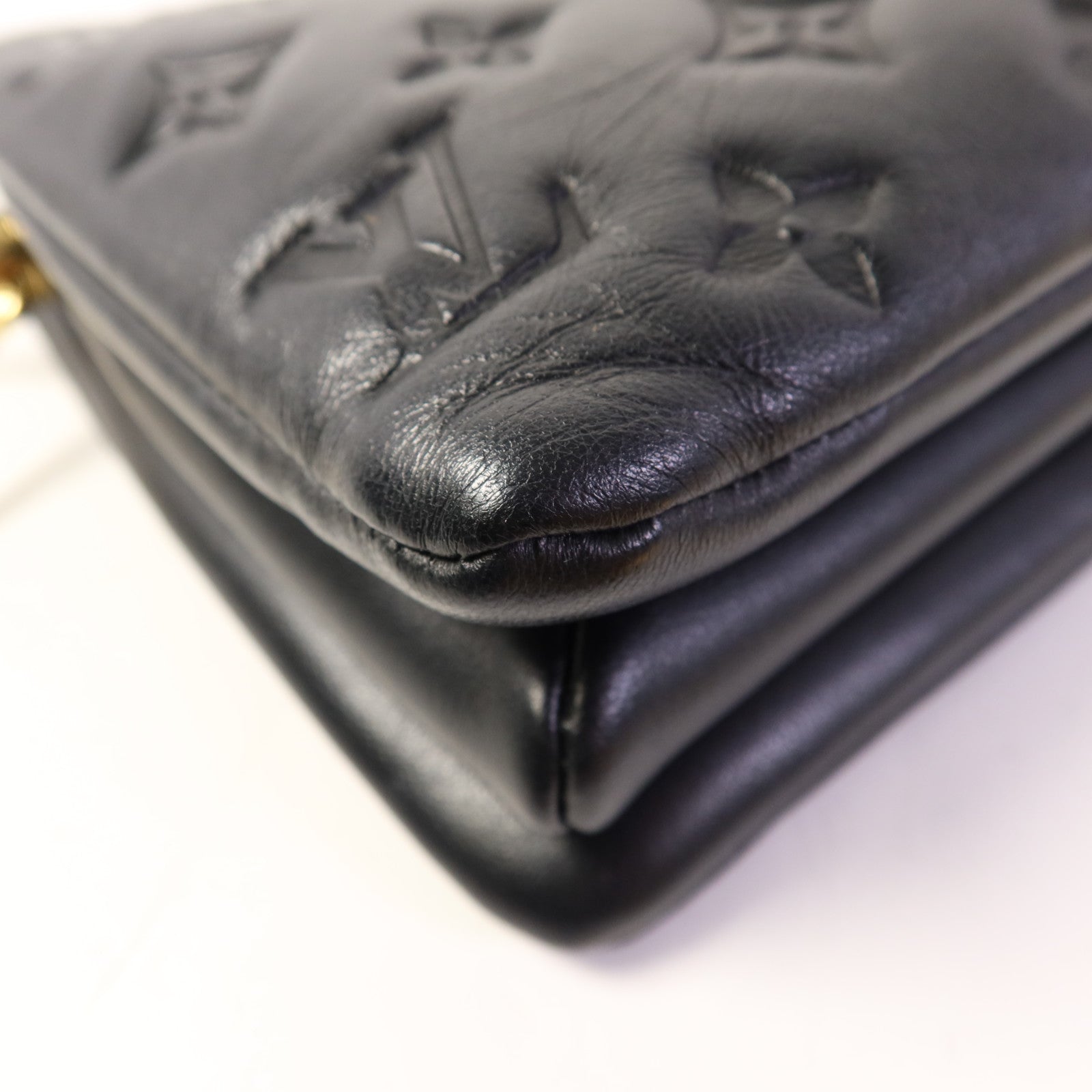 LOUIS VUITTON Monogram Embossed Coussin BB金扣鏈帶手挽肩背兩用袋