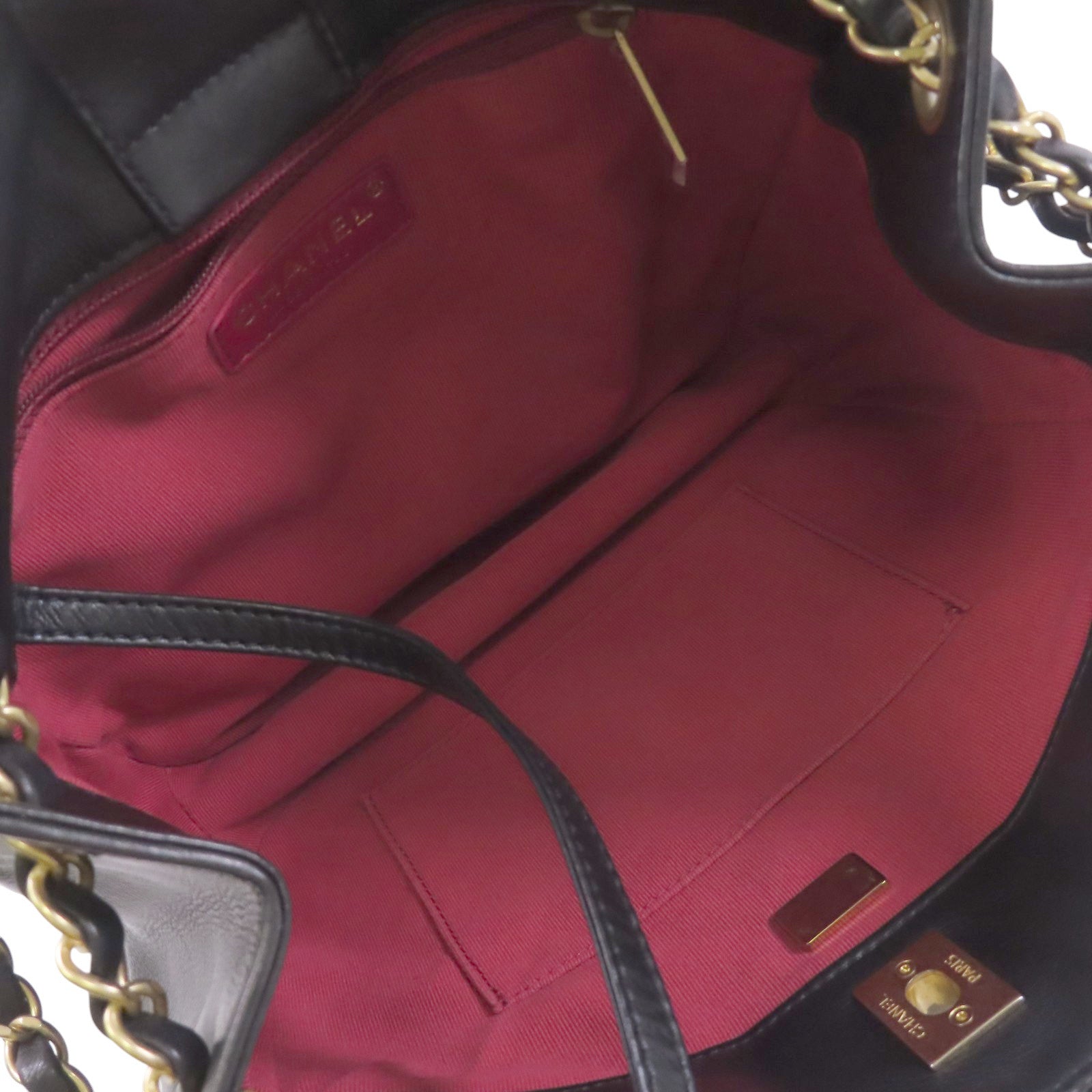 CHANEL 牛皮皮革Hobo Bag金扣鏈帶肩背袋