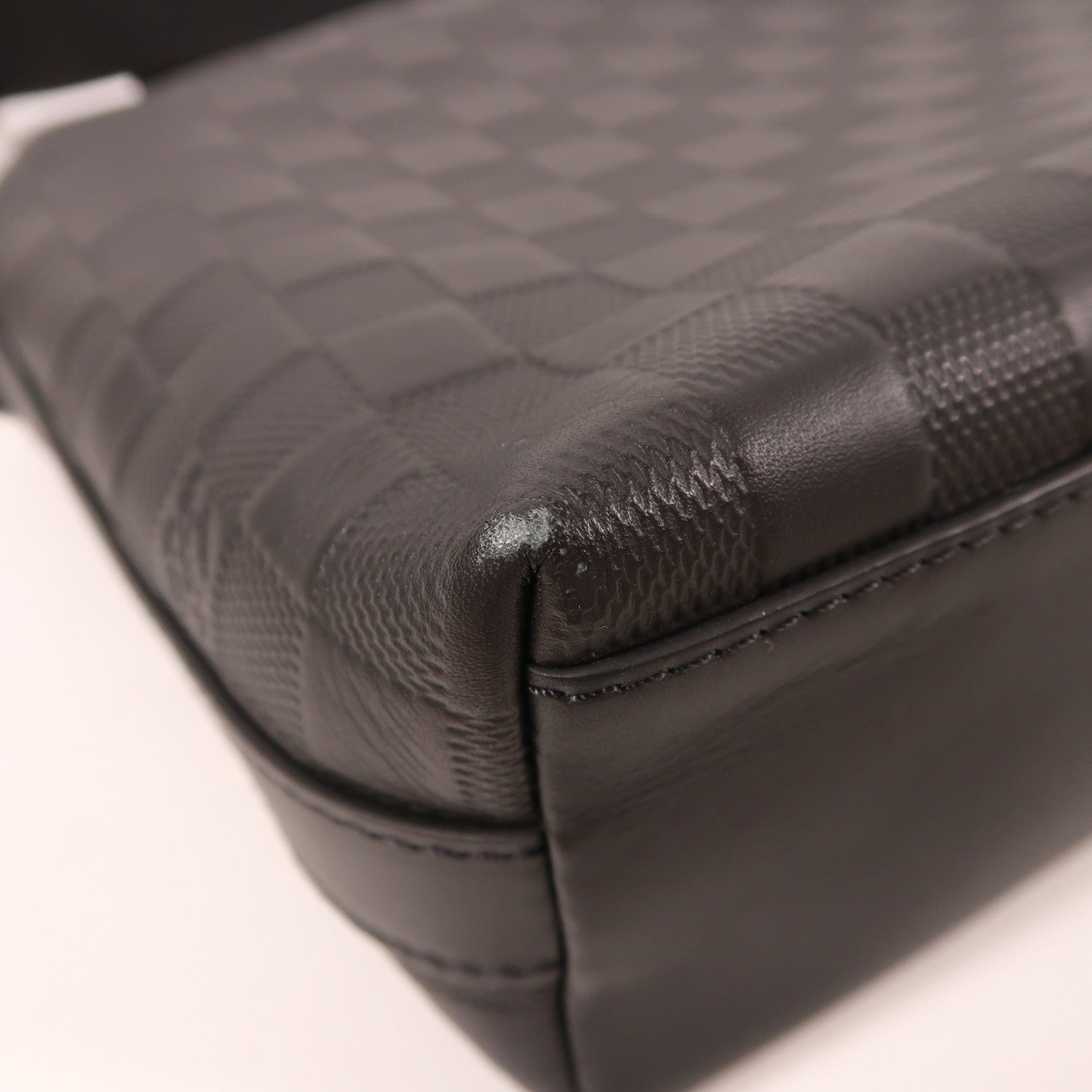 LOUIS VUITTON Damier Infini Discovery Messenger PM銀扣斜挎包