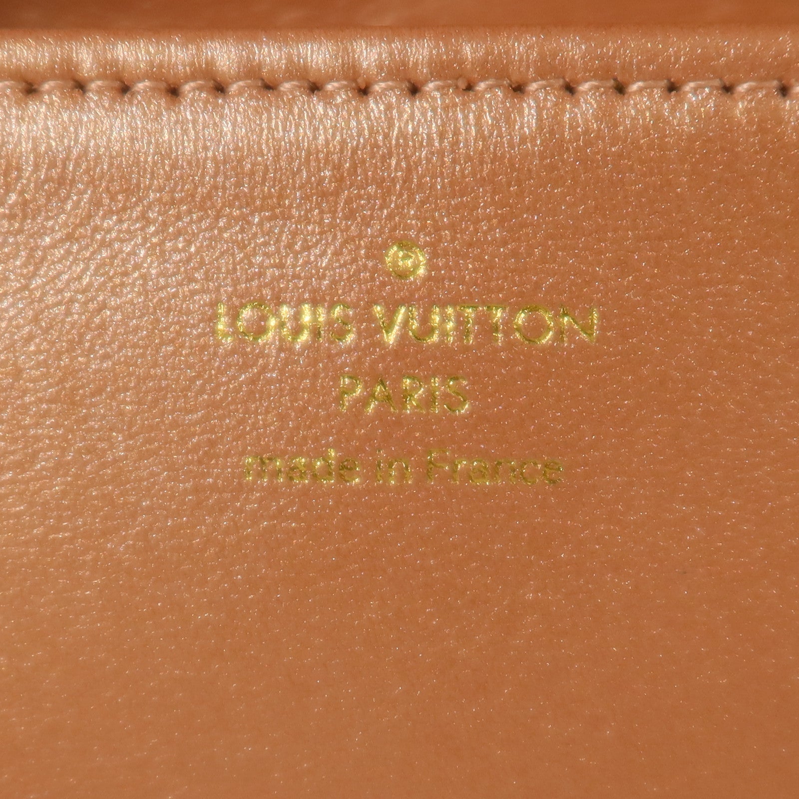 LOUIS VUITTON Monogram Embossed Coussin Belt Bag金扣手挽/腰包兩用袋