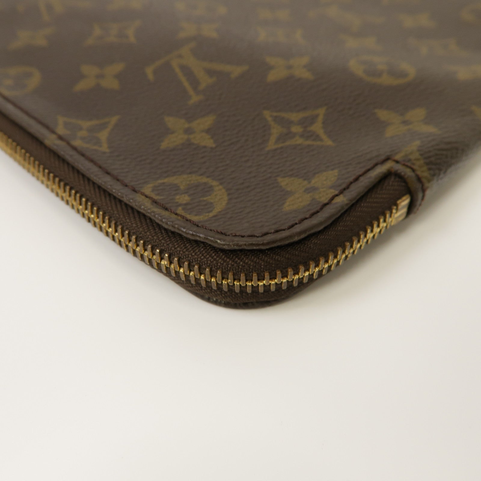 LOUIS VUITTON Monogram Poche Documents金扣手拿包啡色