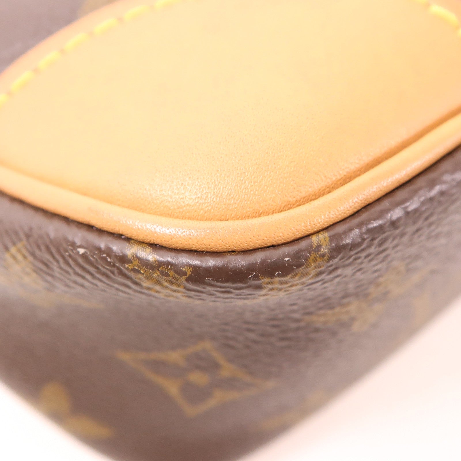 LOUIS VUITTON Monogram Odeon金扣手挽袋棕色