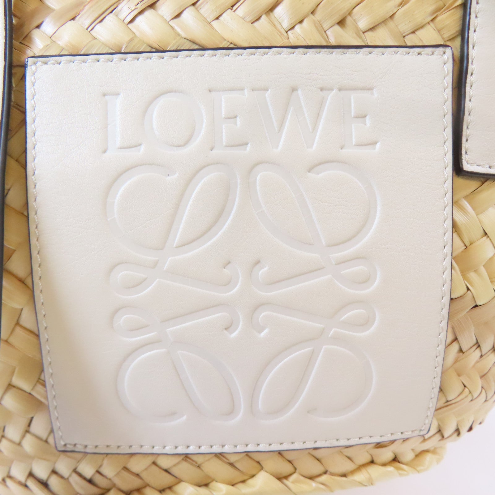 LOEWE 【激減優惠】Raffia/皮革Basket In Palm銀扣手挽袋米色/白色