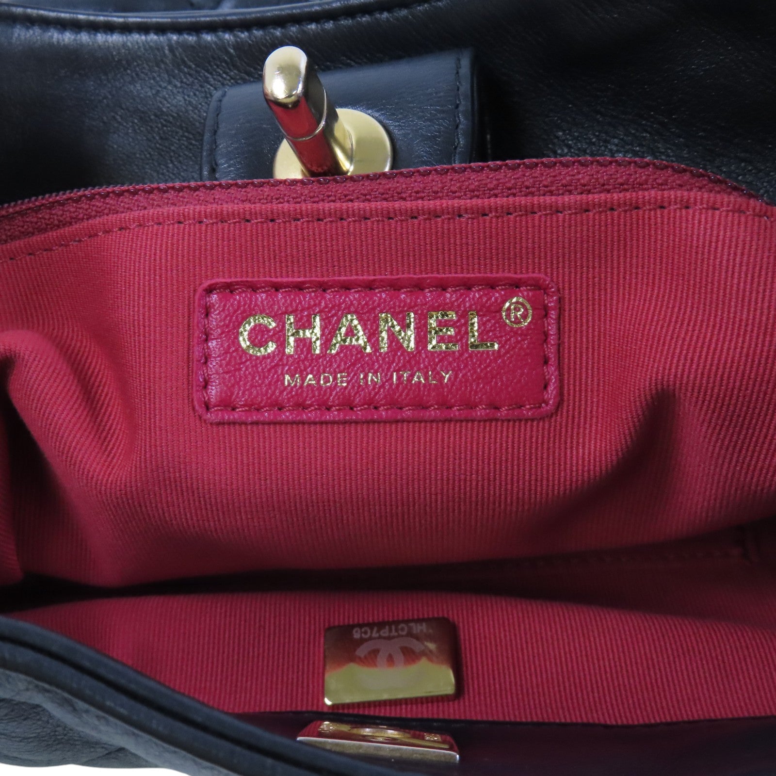 CHANEL 牛皮皮革Hobo Bag金扣鏈帶肩背袋
