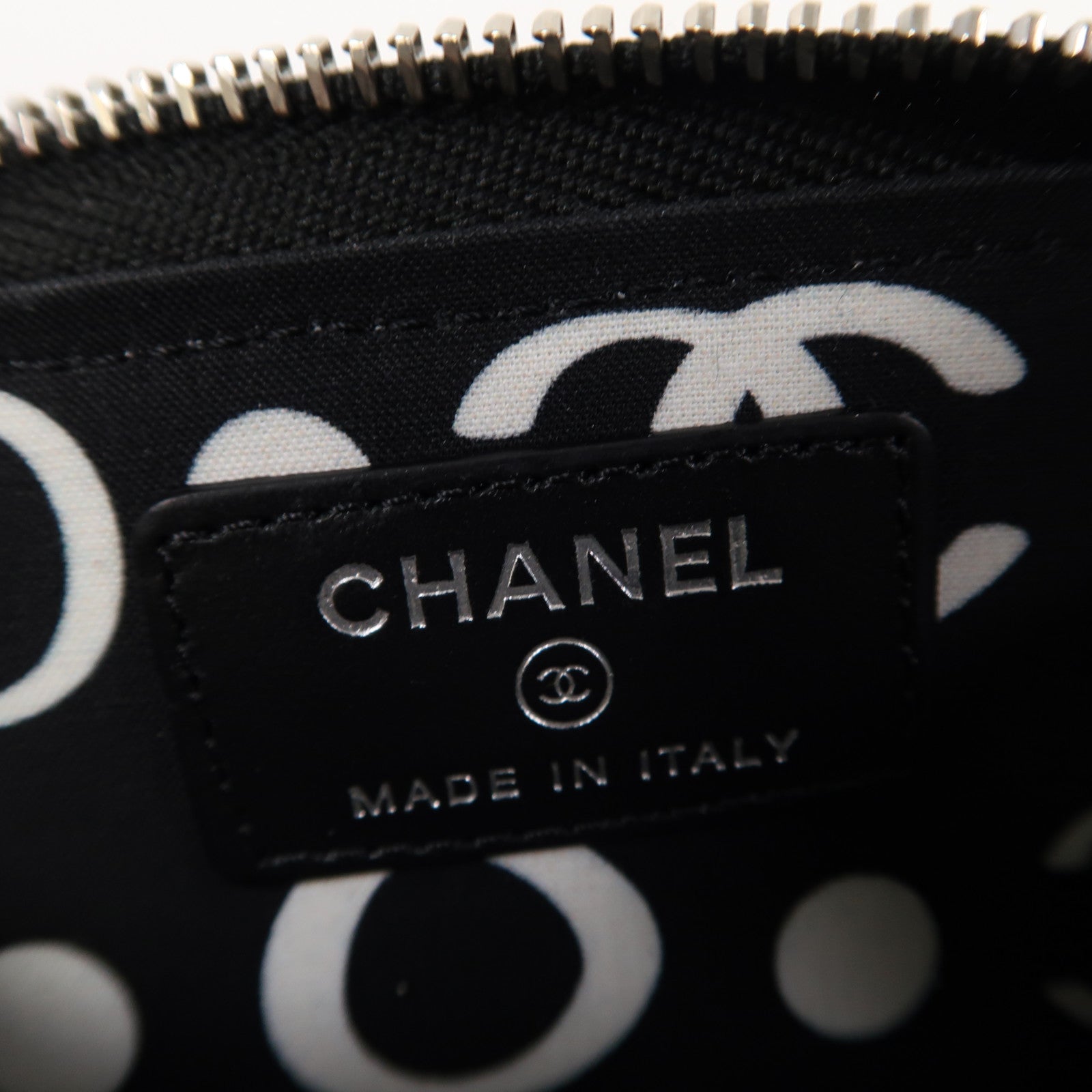 CHANEL Caviar皮革Card Case銀扣卡片套黑色