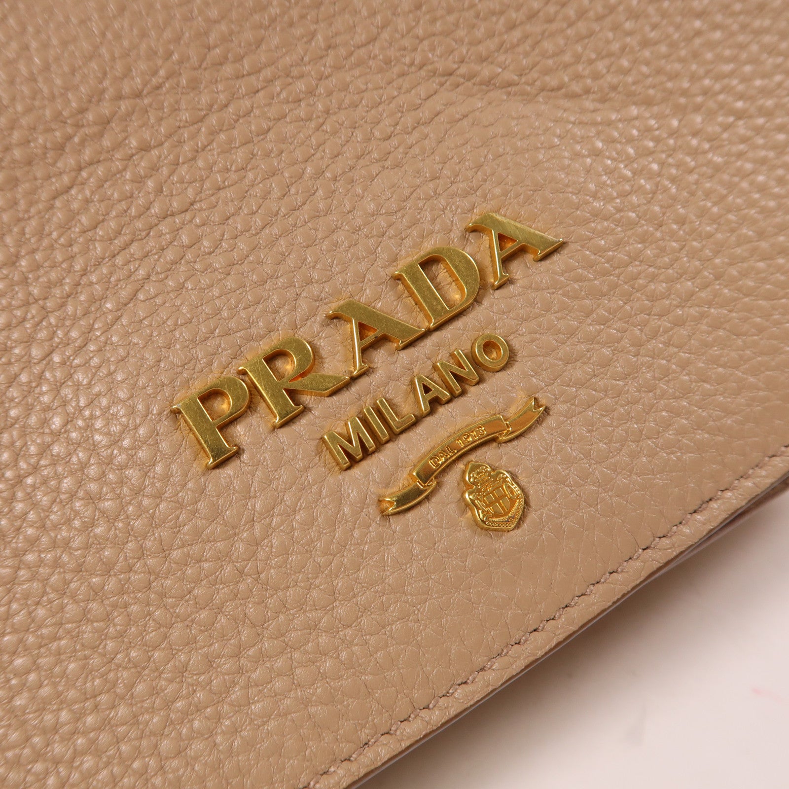 PRADA 牛皮皮革Shoulder Bag金扣肩背袋