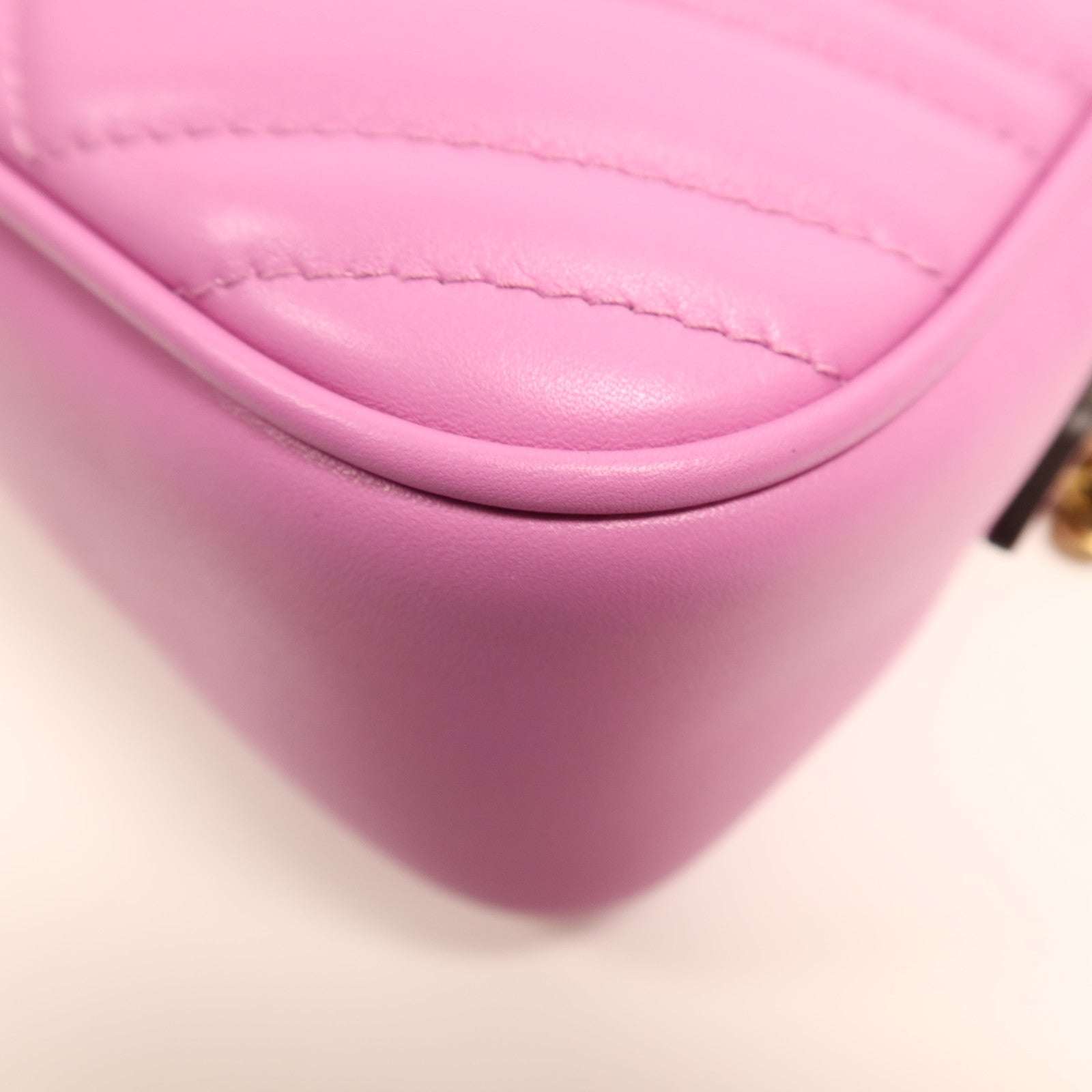 GUCCI 牛皮皮革GG Marmont金扣肩背袋