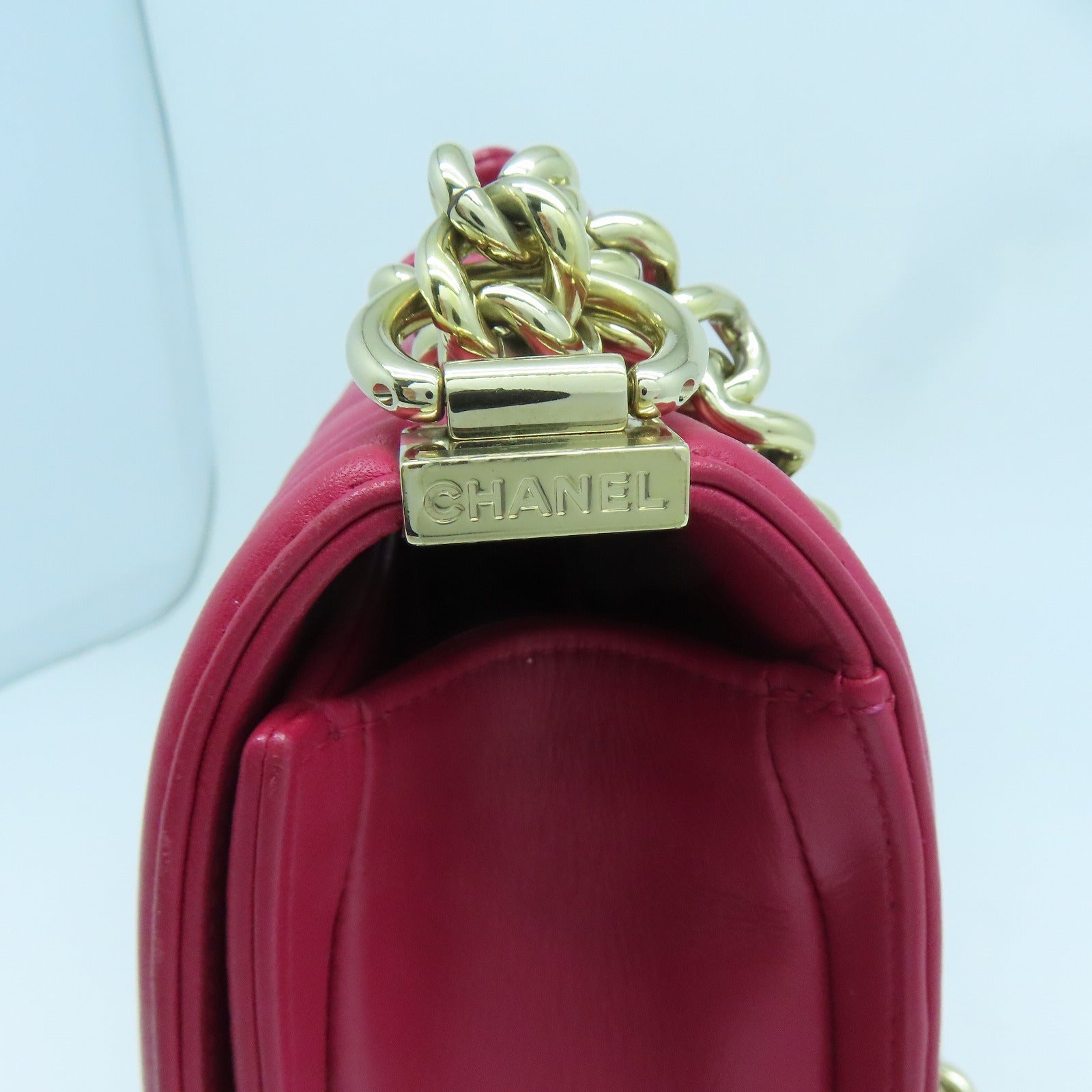 CHANEL 【清倉大減價】斜紋牛皮皮革Boy 25金扣鏈帶肩背袋紅色