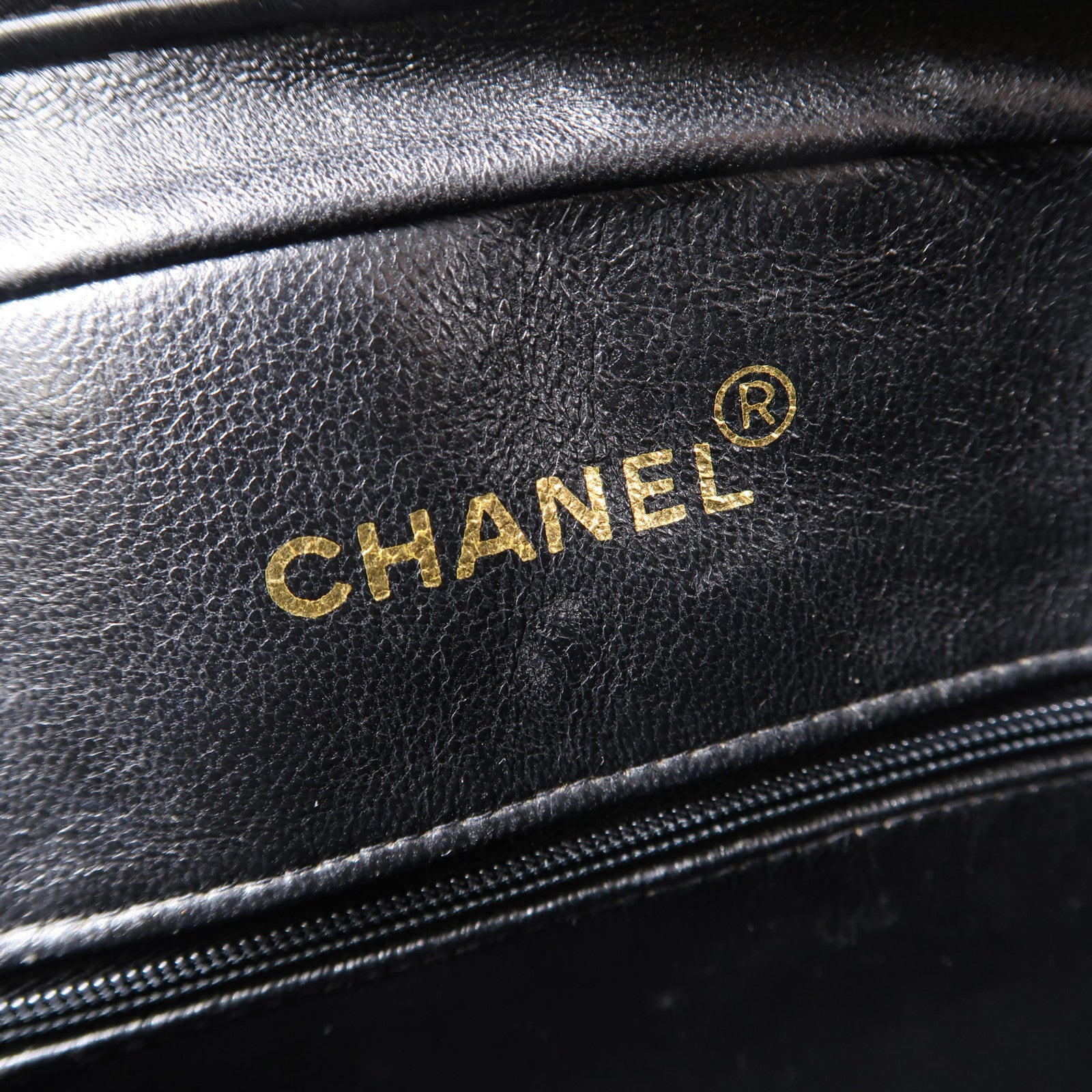 CHANEL 牛皮皮革Chain Shoulder金扣鏈帶肩背袋黑色