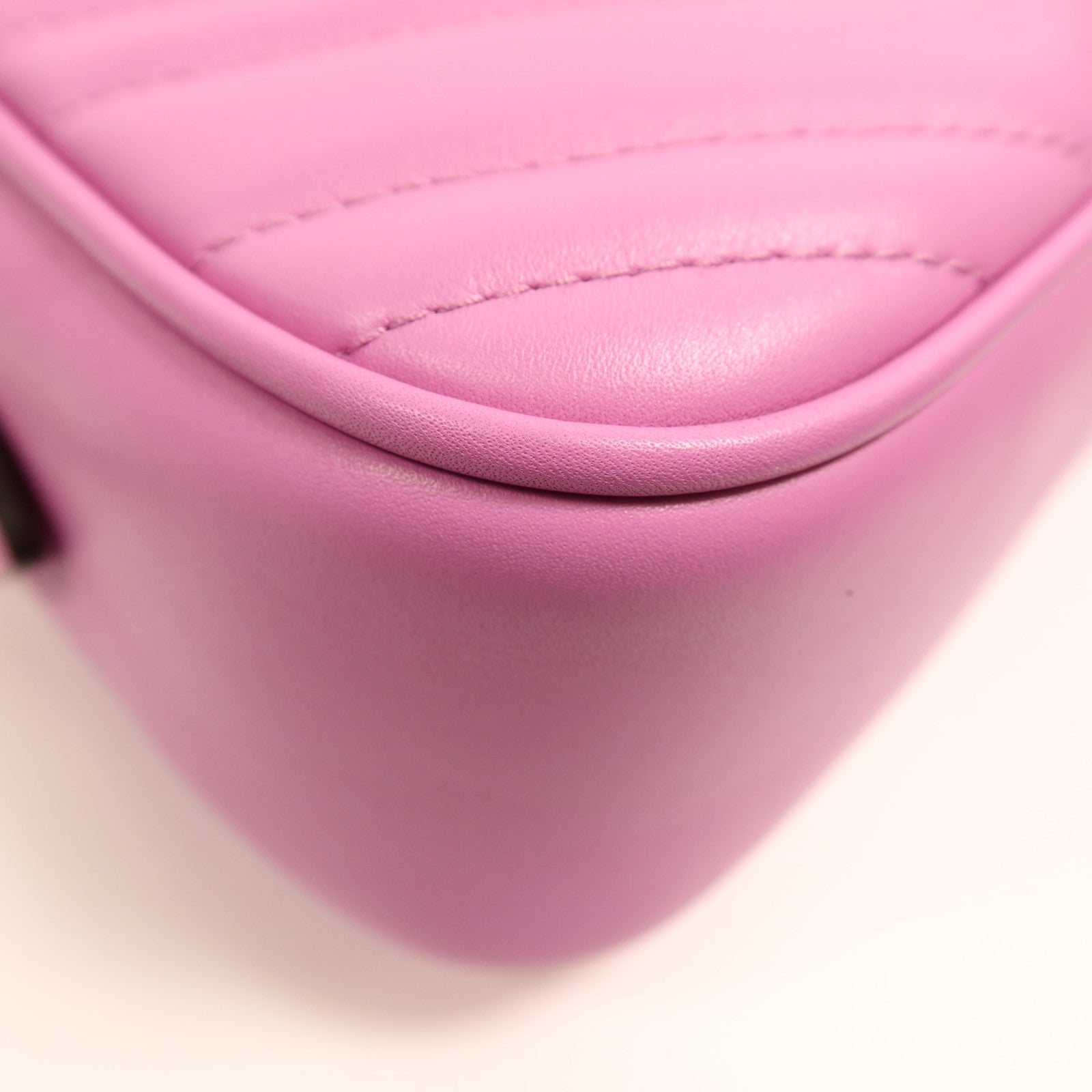 GUCCI 牛皮皮革GG Marmont金扣肩背袋