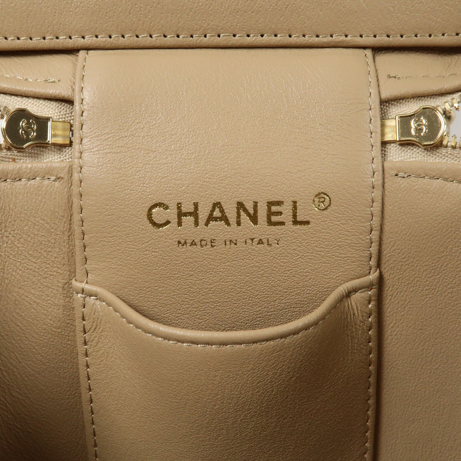CHANEL 牛皮皮革Vanity Case金扣鏈帶手挽肩背兩用袋