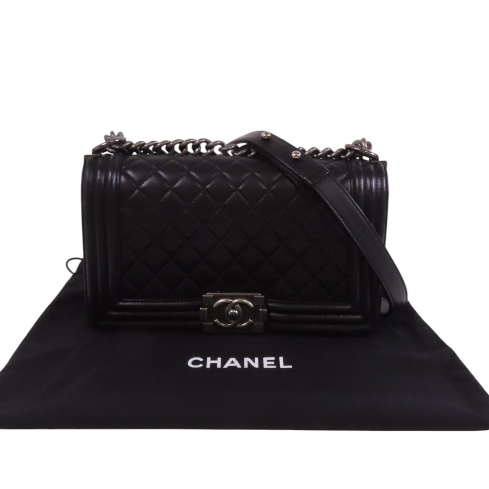 CHANEL 羊皮皮革Boy Chanel銀扣鏈帶肩背袋