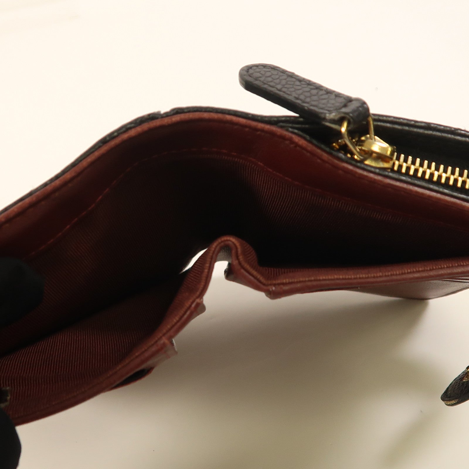 CHANEL 牛皮皮革Wallet金扣錢包