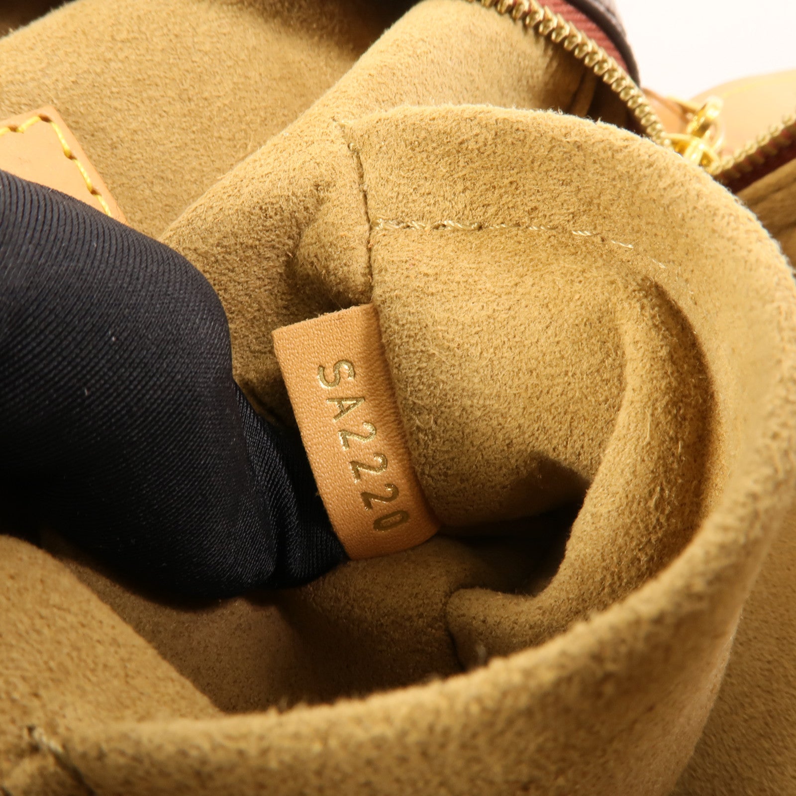 LOUIS VUITTON Monogram Empreinte Vavin PM金扣肩背袋深藍色
