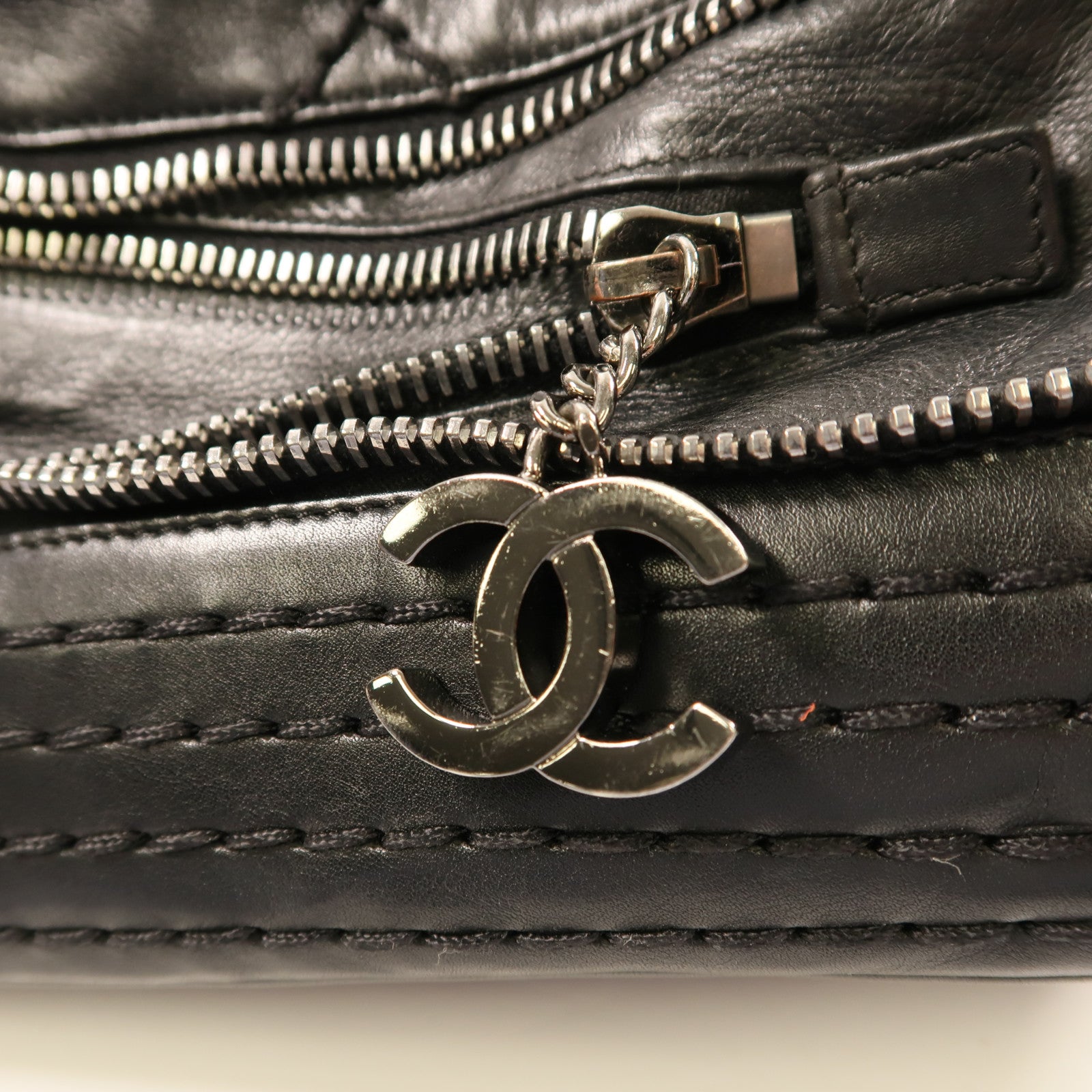 CHANEL 牛皮皮革Chain Shoulder銀扣鏈帶肩背袋黑色