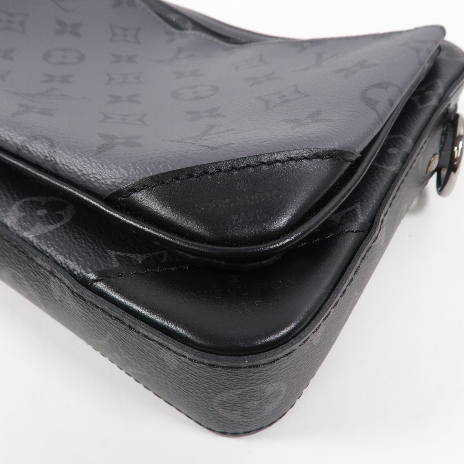 LOUIS VUITTON Monogram Eclipse Reverse Trio Messenger肩背袋