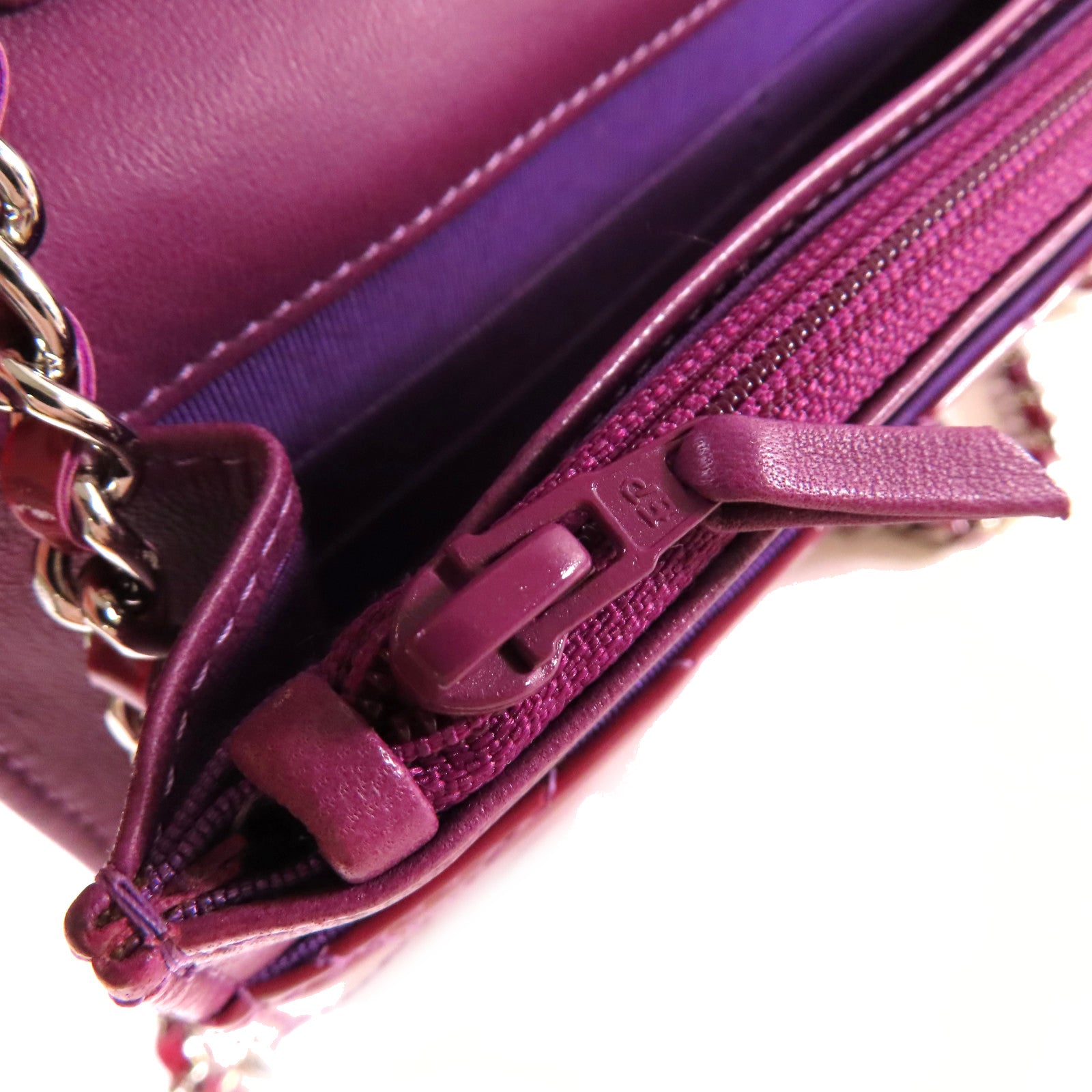 CHANEL 【激減優惠】菱格漆皮皮革WOC Wallet Chain Shoulder Bag銀扣鏈帶肩背袋紅色/紫色