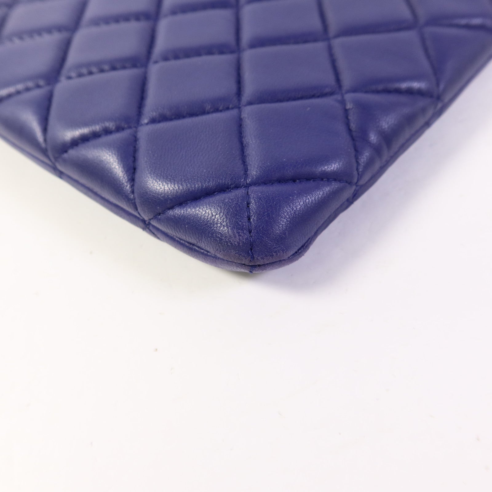 CHANEL 羊皮皮革Pouch銀扣小袋