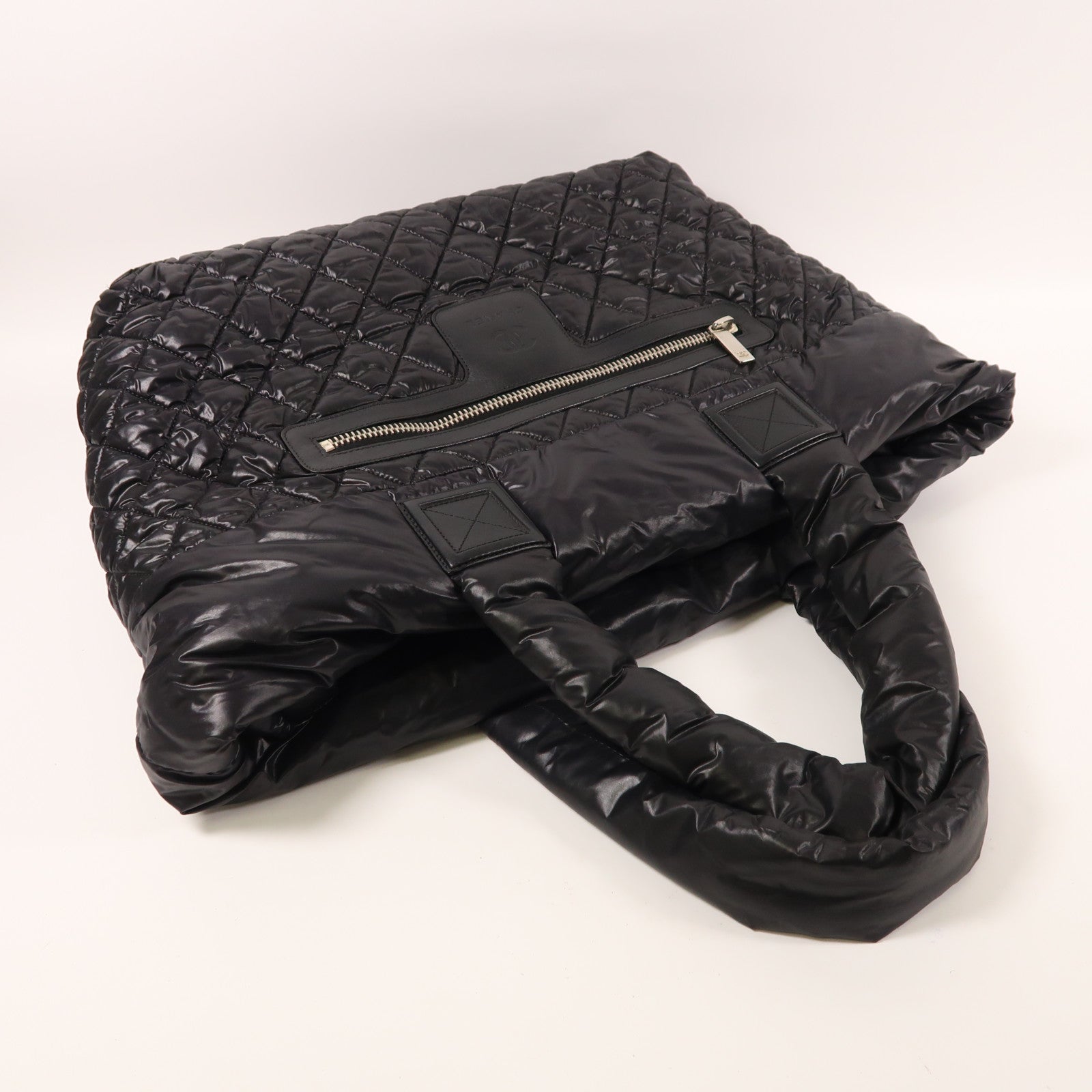 CHANEL 尼龍Coco Cocoon銀扣肩背袋